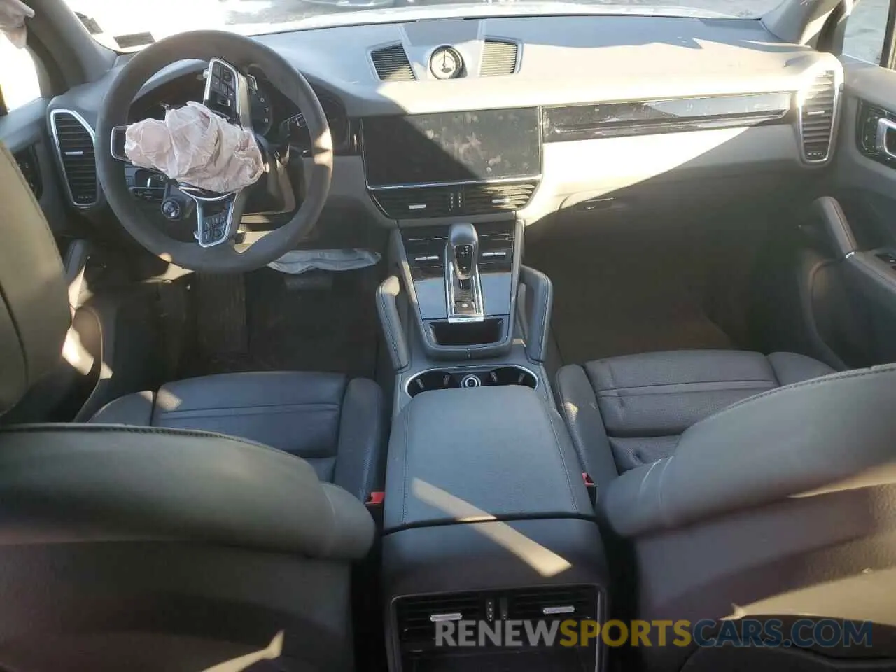 8 fotografías del automóvil dañado WP1AA2AY4NDA06688 PORSCHE CAYENNE 2022