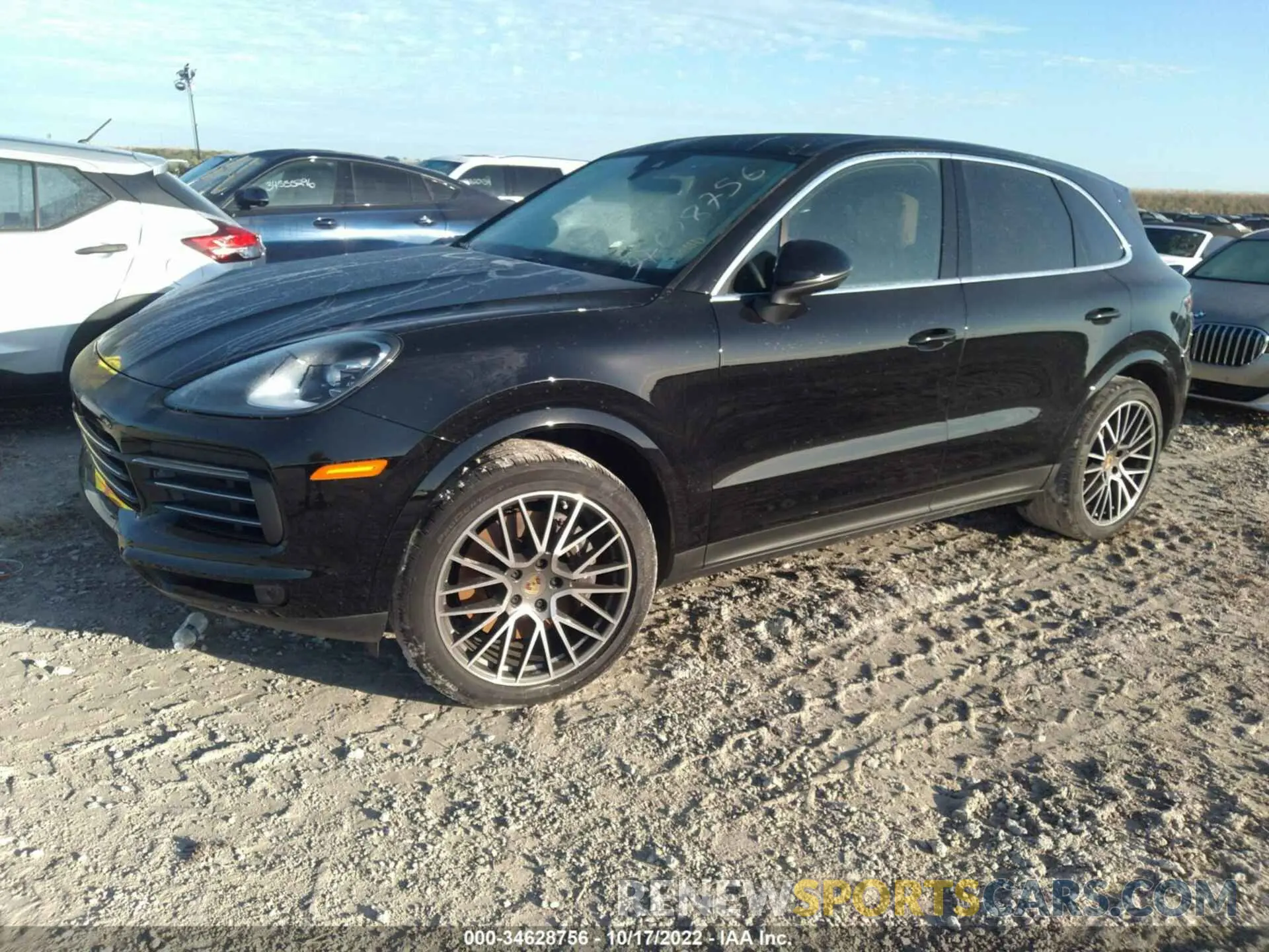 2 fotografías del automóvil dañado WP1AA2AY8NDA04510 PORSCHE CAYENNE 2022