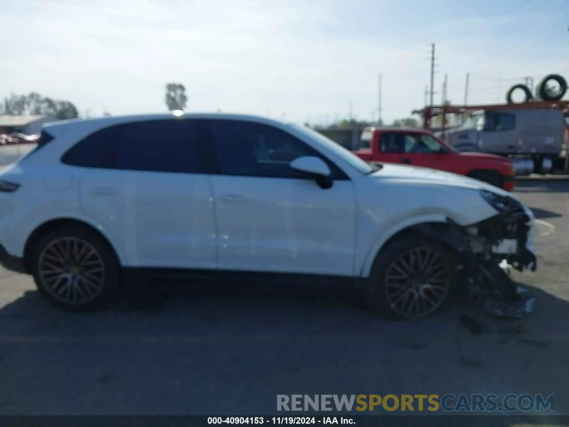 11 fotografías del automóvil dañado WP1AA2AY9NDA06671 PORSCHE CAYENNE 2022