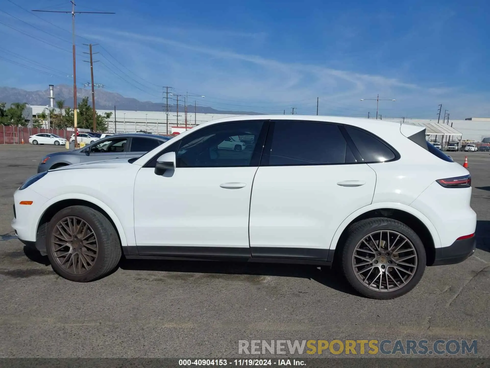14 fotografías del automóvil dañado WP1AA2AY9NDA06671 PORSCHE CAYENNE 2022