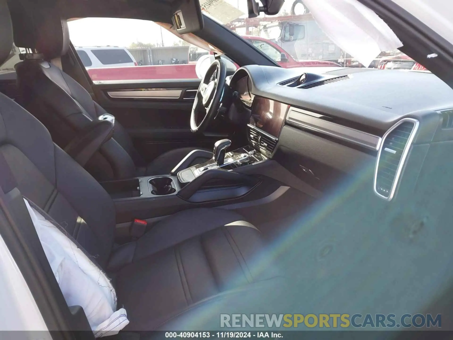 5 fotografías del automóvil dañado WP1AA2AY9NDA06671 PORSCHE CAYENNE 2022
