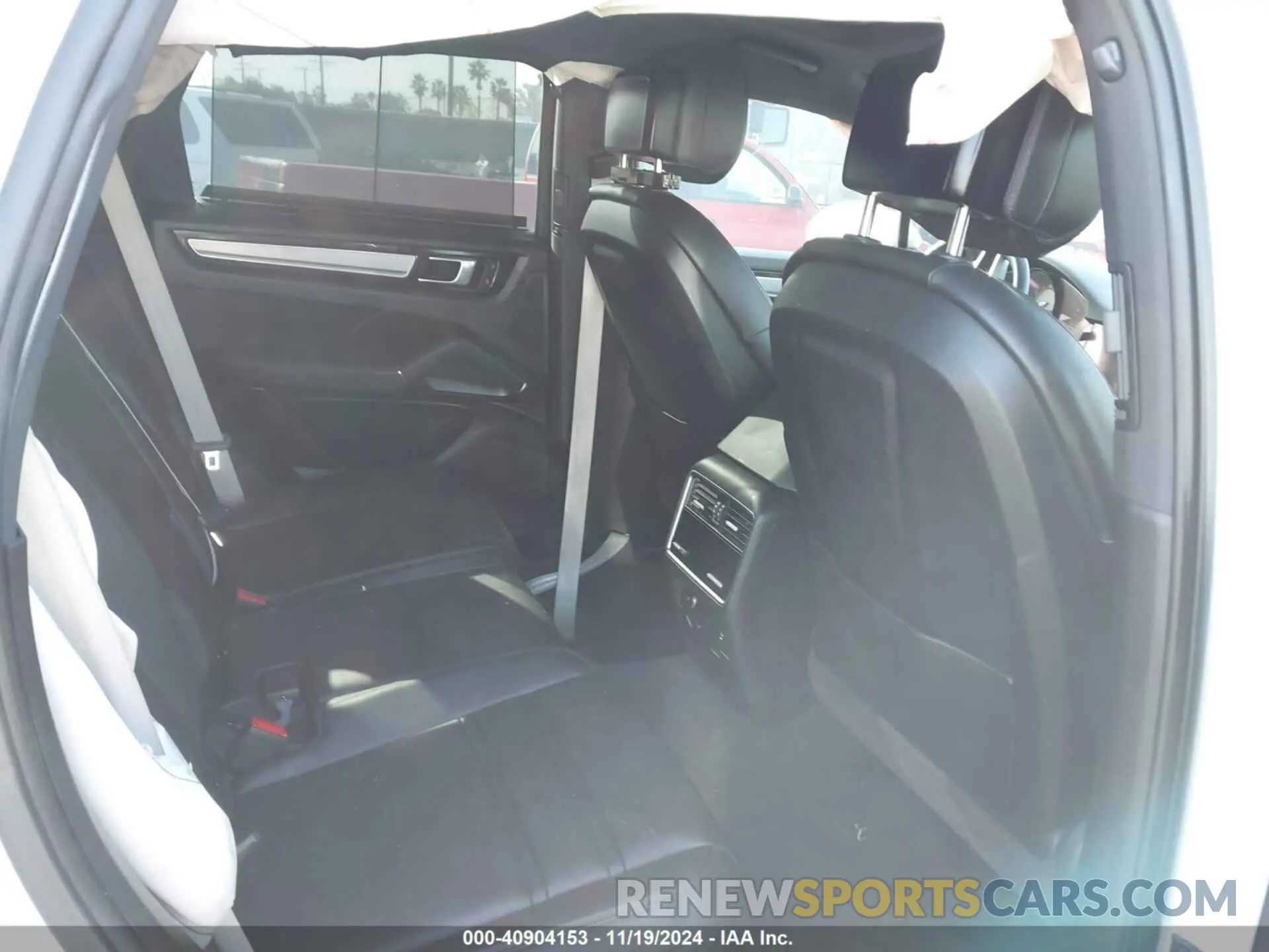 8 fotografías del automóvil dañado WP1AA2AY9NDA06671 PORSCHE CAYENNE 2022