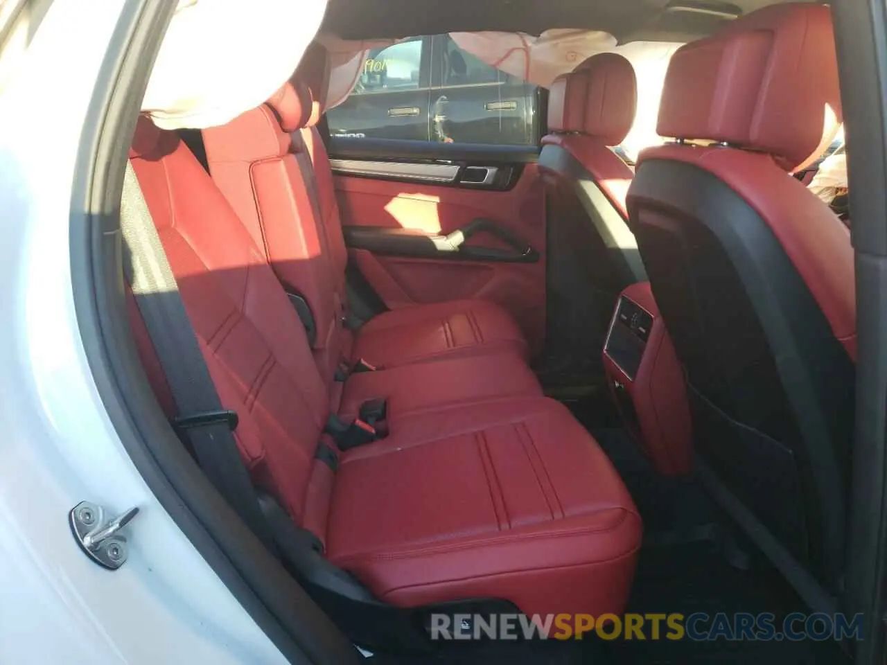 11 fotografías del automóvil dañado WP1AA2AY9NDA07691 PORSCHE CAYENNE 2022