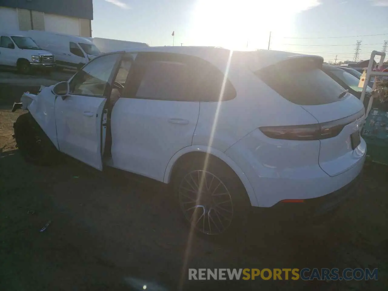 2 fotografías del automóvil dañado WP1AA2AY9NDA07691 PORSCHE CAYENNE 2022