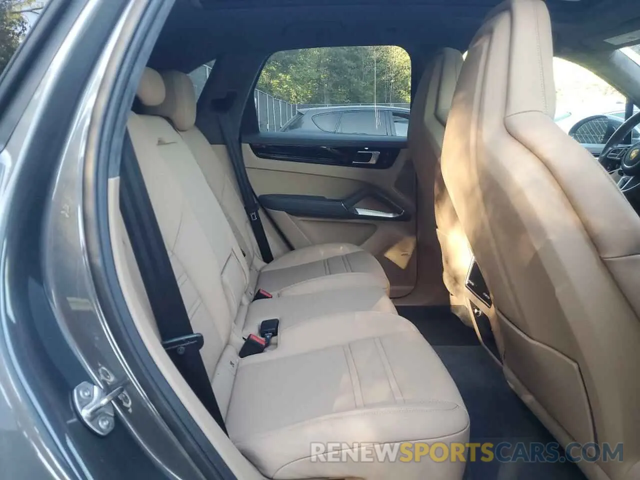 11 fotografías del automóvil dañado WP1AF2AY5NDA44206 PORSCHE CAYENNE 2022