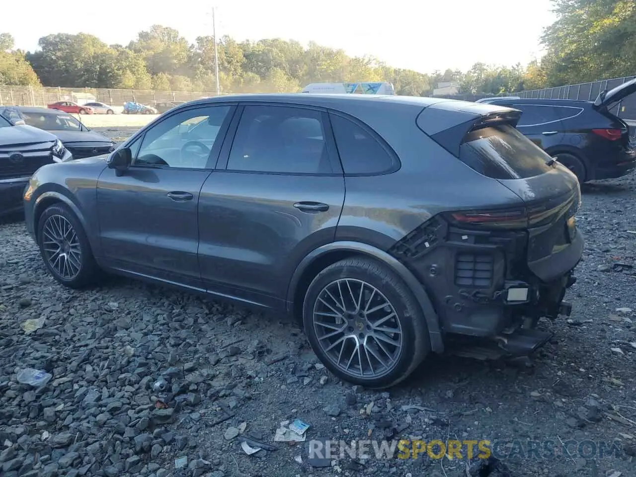 2 fotografías del automóvil dañado WP1AF2AY5NDA44206 PORSCHE CAYENNE 2022