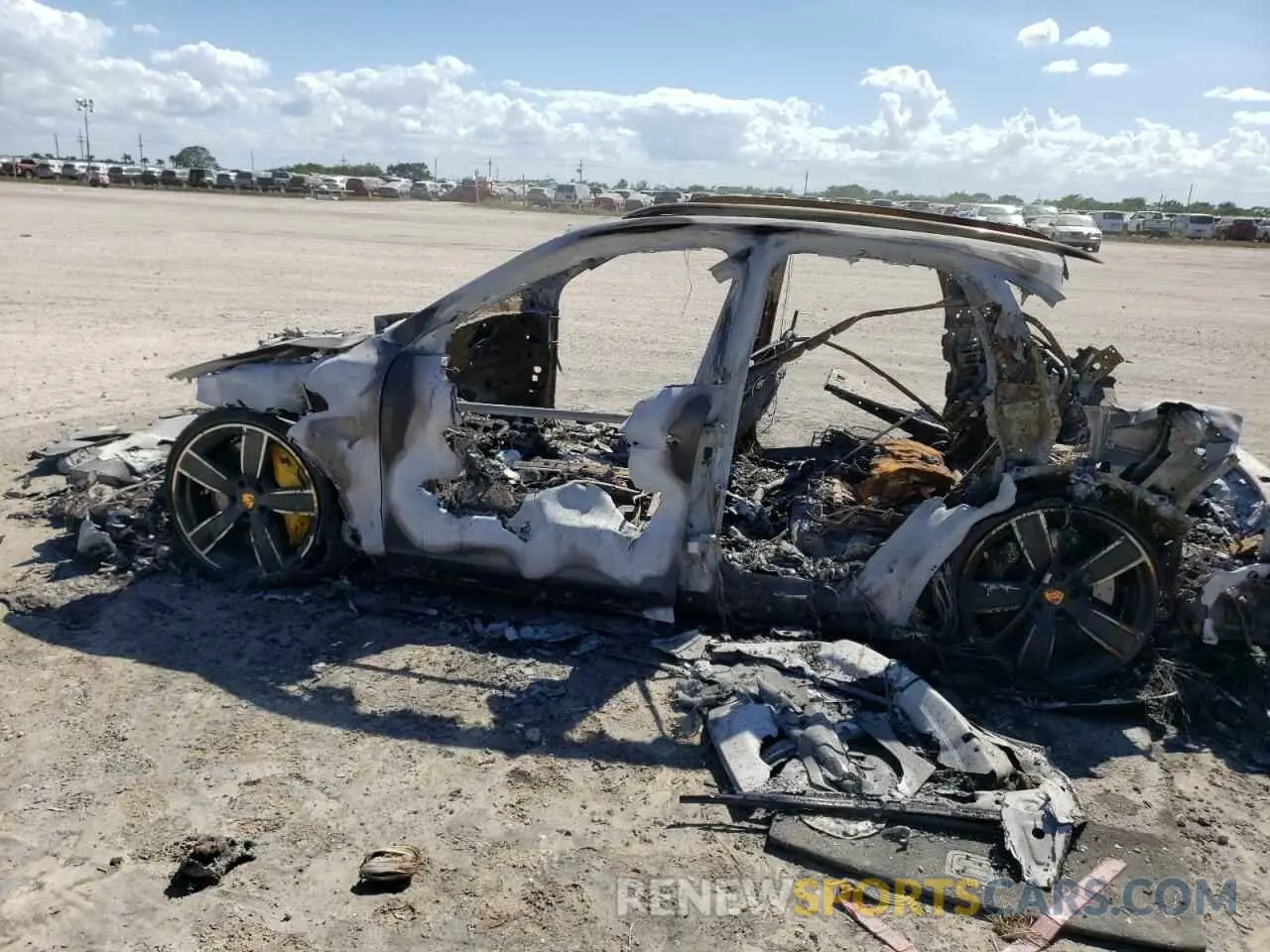 10 fotografías del automóvil dañado WP1AH2AY0NDA46021 PORSCHE CAYENNE 2022
