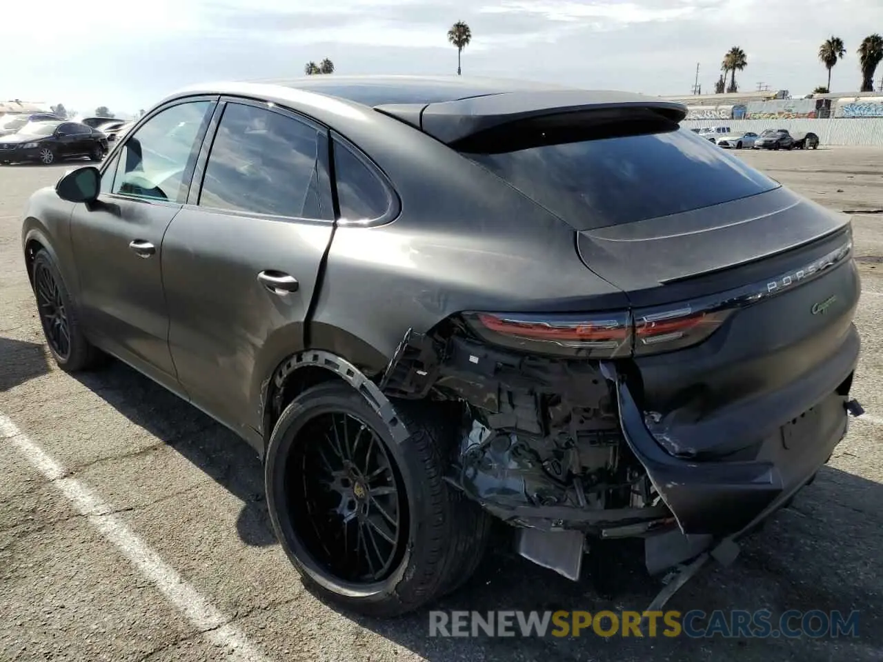 2 fotografías del automóvil dañado WP1BA2AY2NDA48295 PORSCHE CAYENNE 2022