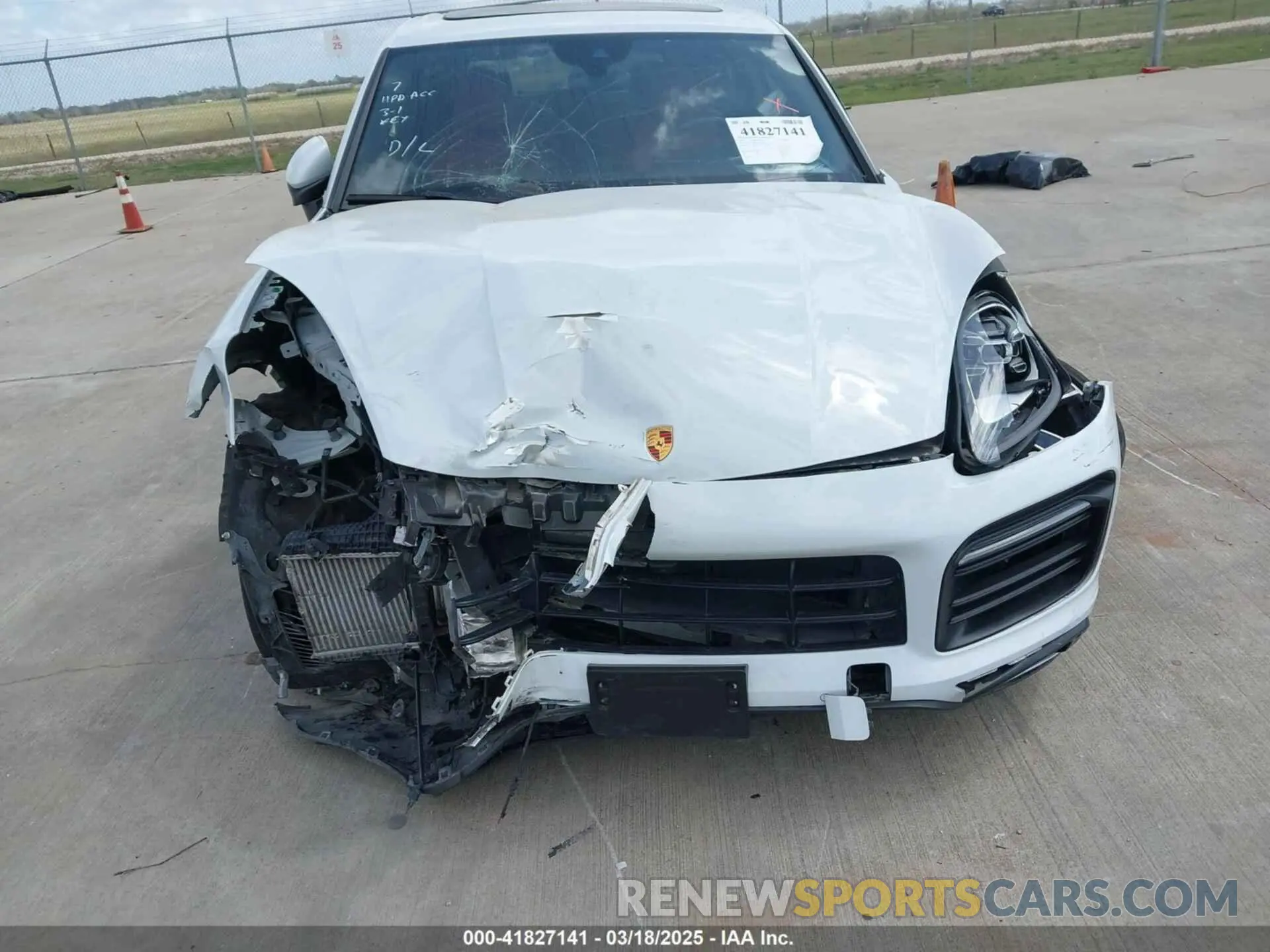 12 fotografías del automóvil dañado WP1AA2AY0PDA06402 PORSCHE CAYENNE 2023