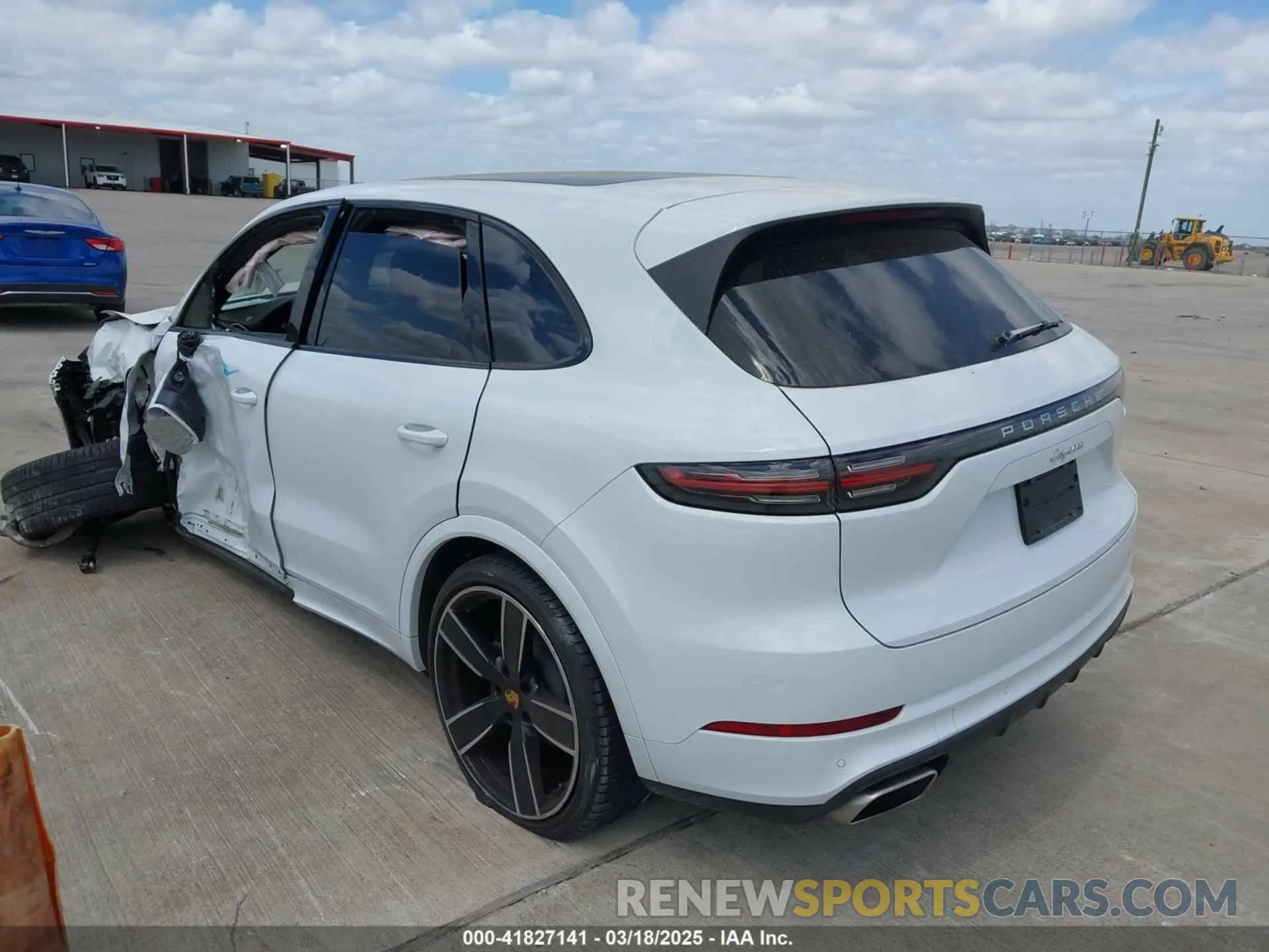 3 fotografías del automóvil dañado WP1AA2AY0PDA06402 PORSCHE CAYENNE 2023