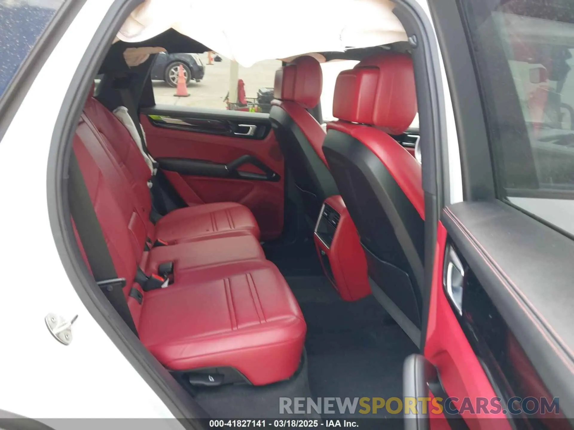 8 fotografías del automóvil dañado WP1AA2AY0PDA06402 PORSCHE CAYENNE 2023