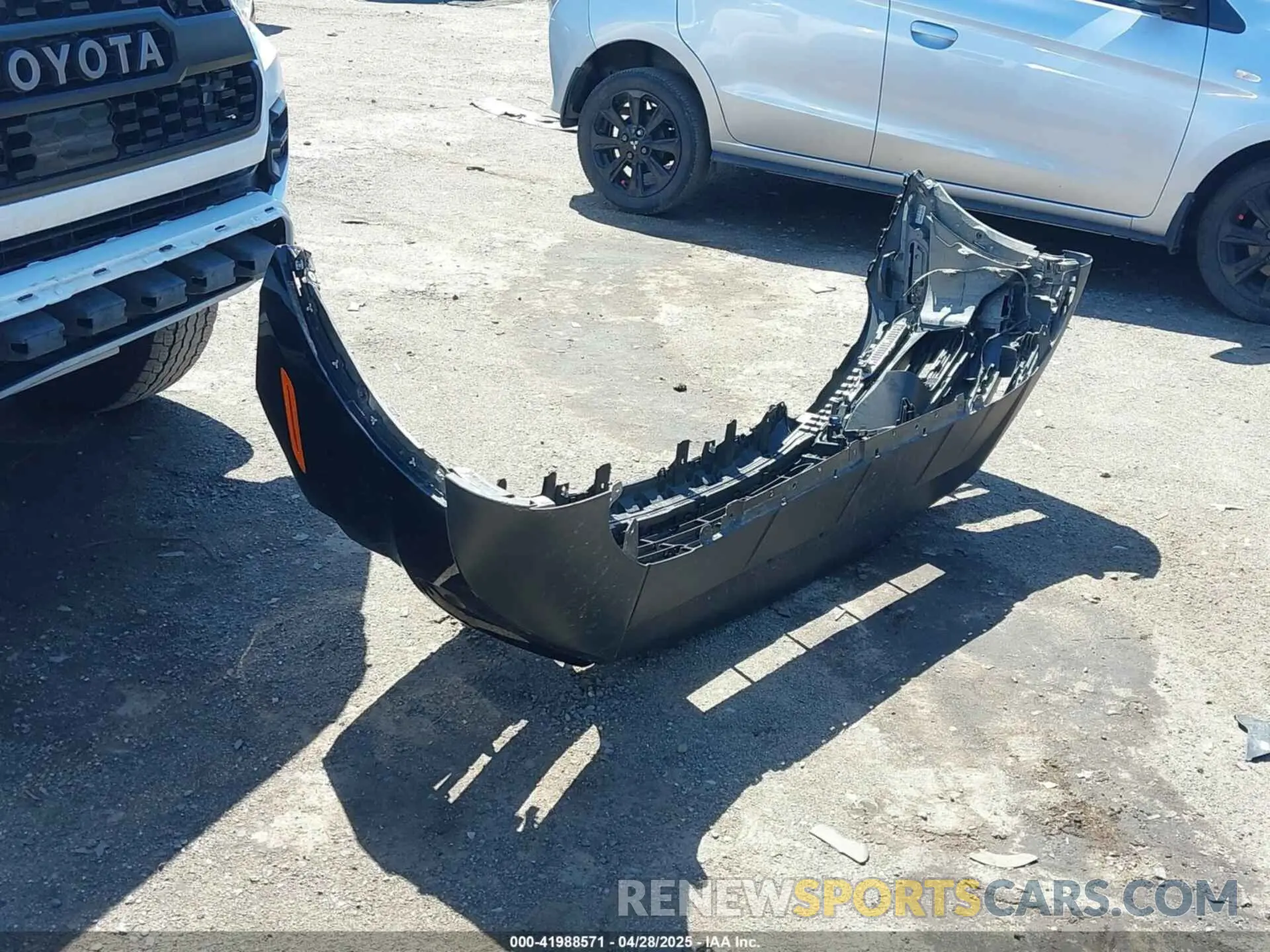 12 fotografías del automóvil dañado WP1AA2AY1PDA09888 PORSCHE CAYENNE 2023