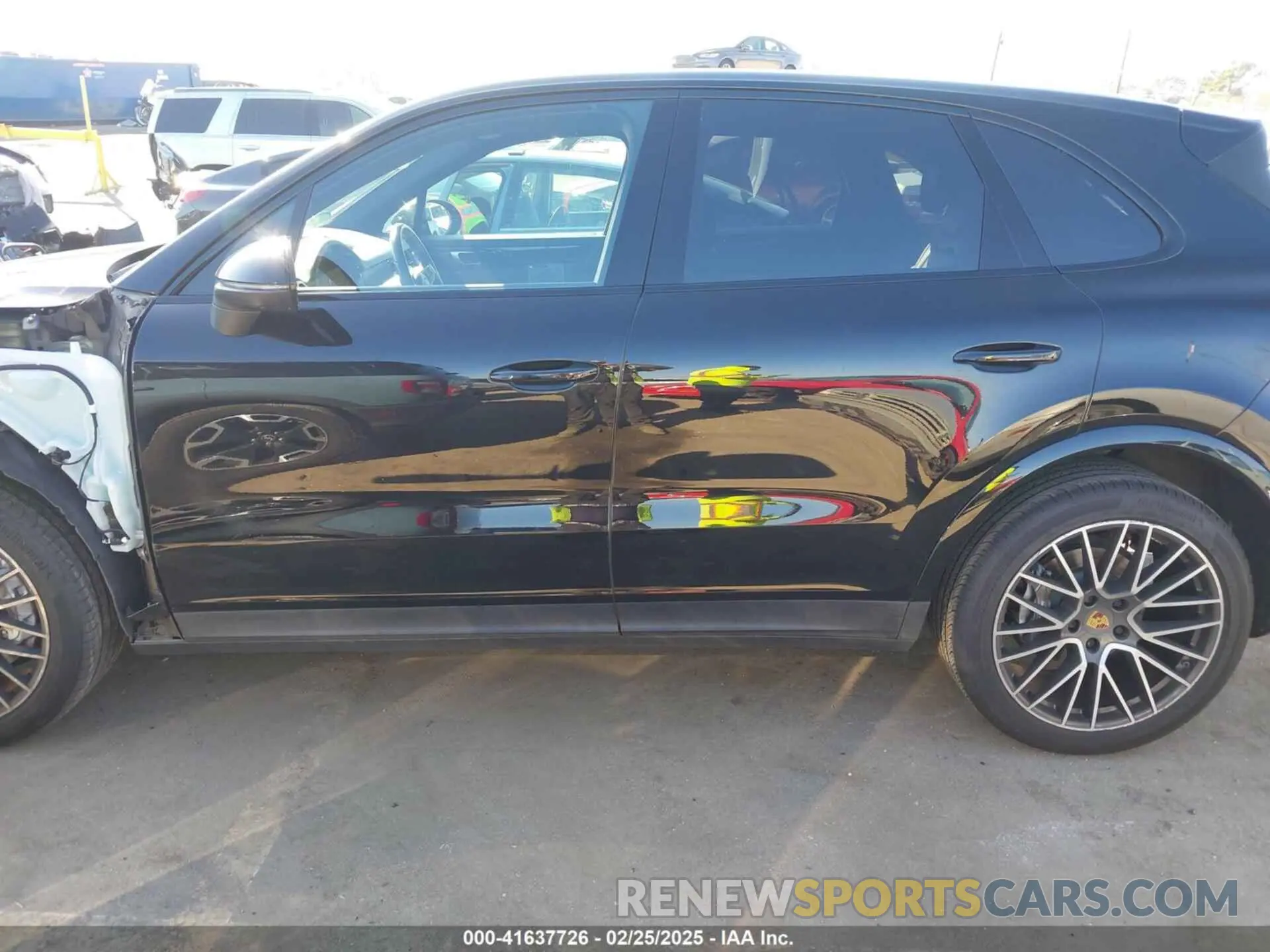 15 fotografías del automóvil dañado WP1AA2AY4PDA04037 PORSCHE CAYENNE 2023