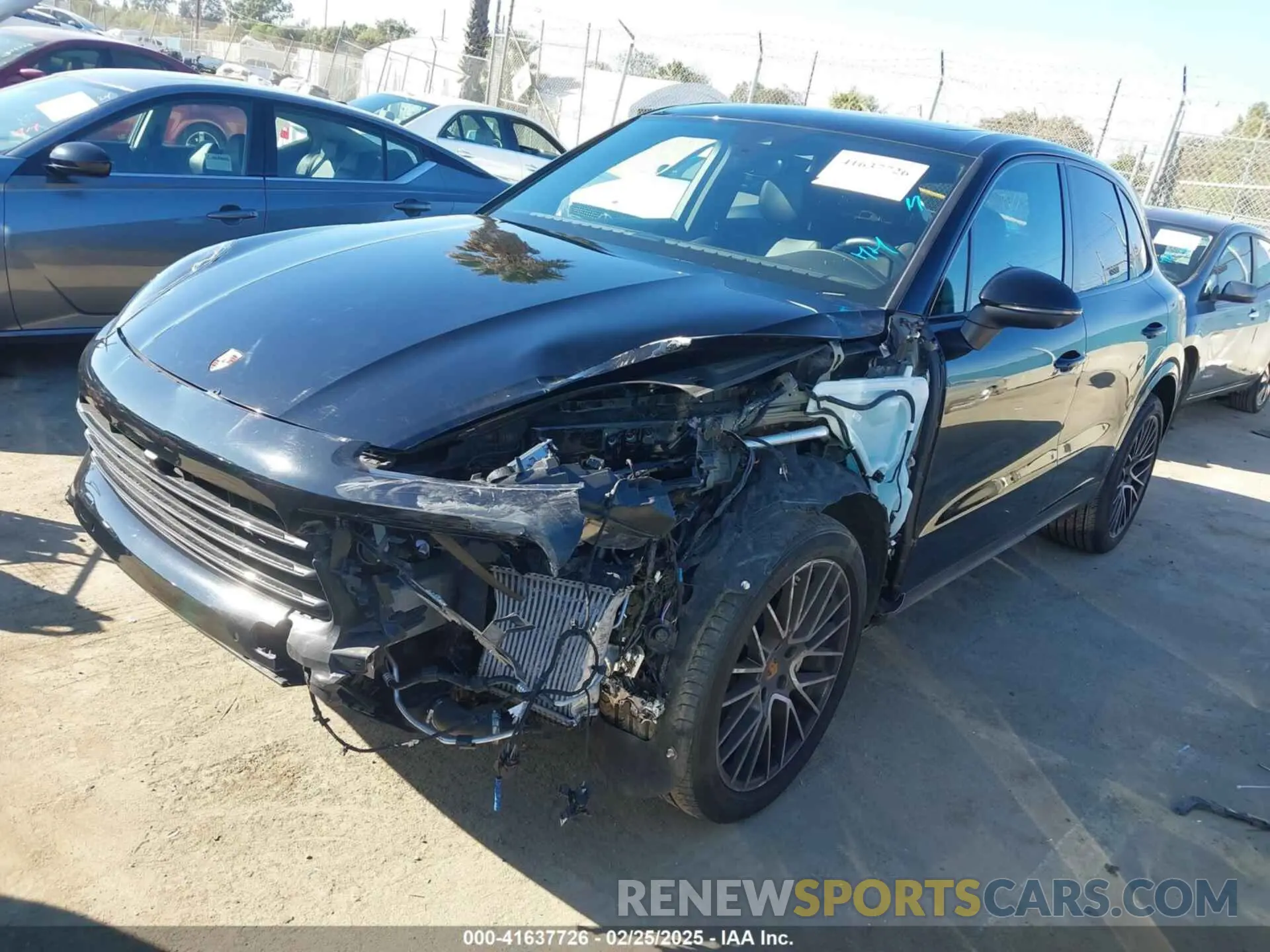 2 fotografías del automóvil dañado WP1AA2AY4PDA04037 PORSCHE CAYENNE 2023