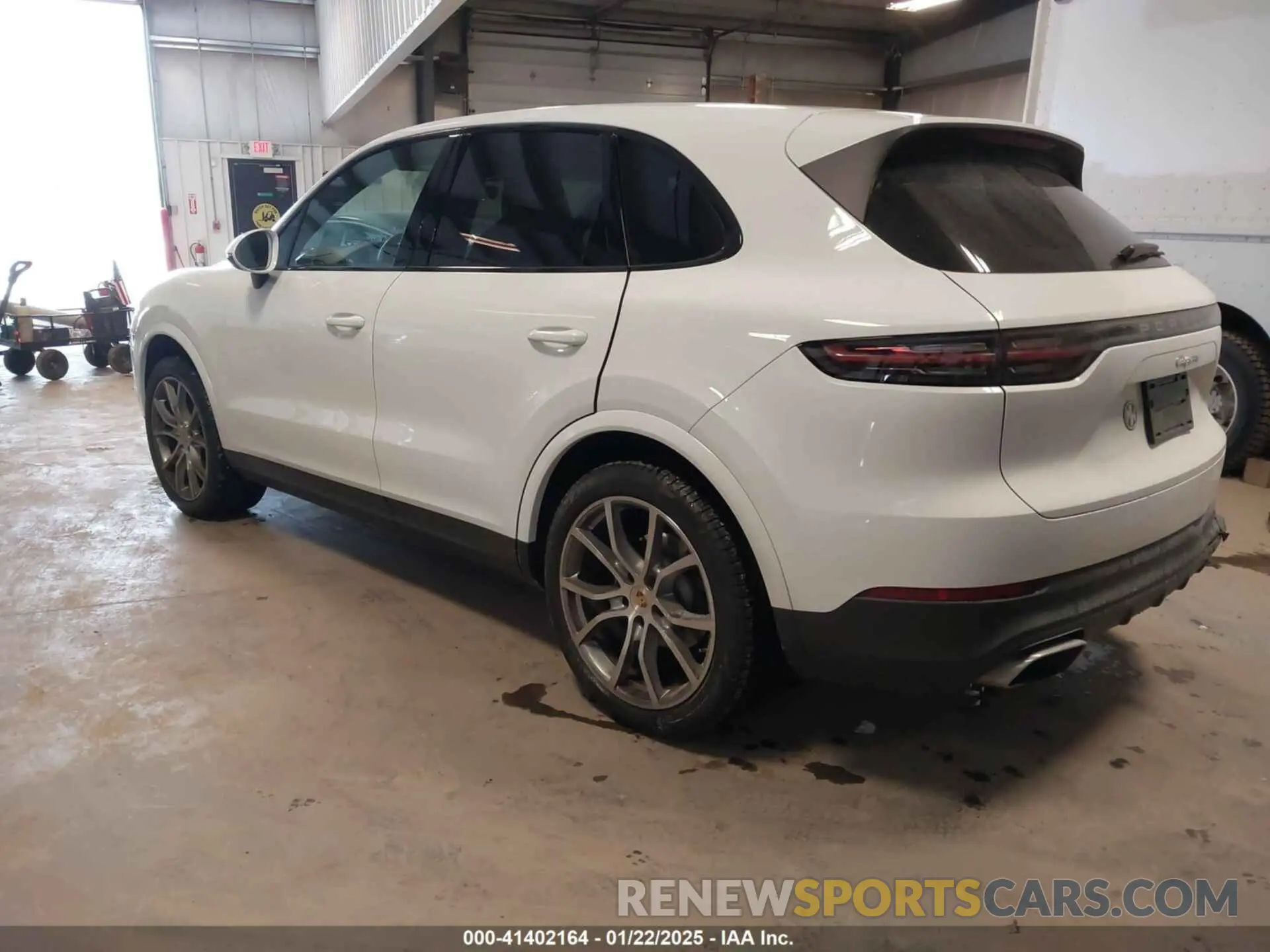 3 fotografías del automóvil dañado WP1AA2AY4PDA10596 PORSCHE CAYENNE 2023
