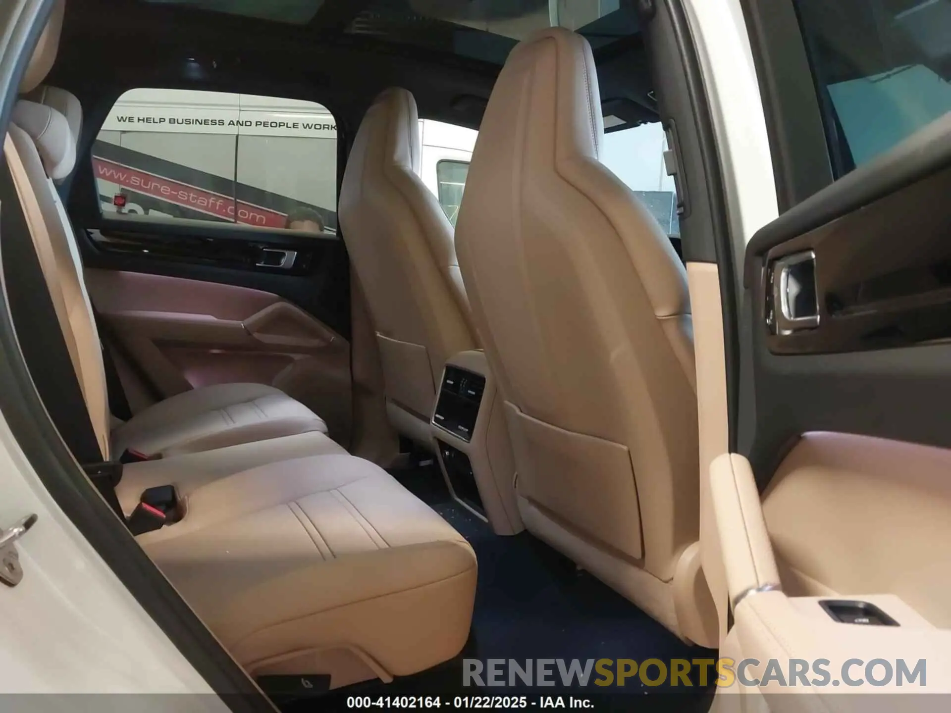 8 fotografías del automóvil dañado WP1AA2AY4PDA10596 PORSCHE CAYENNE 2023