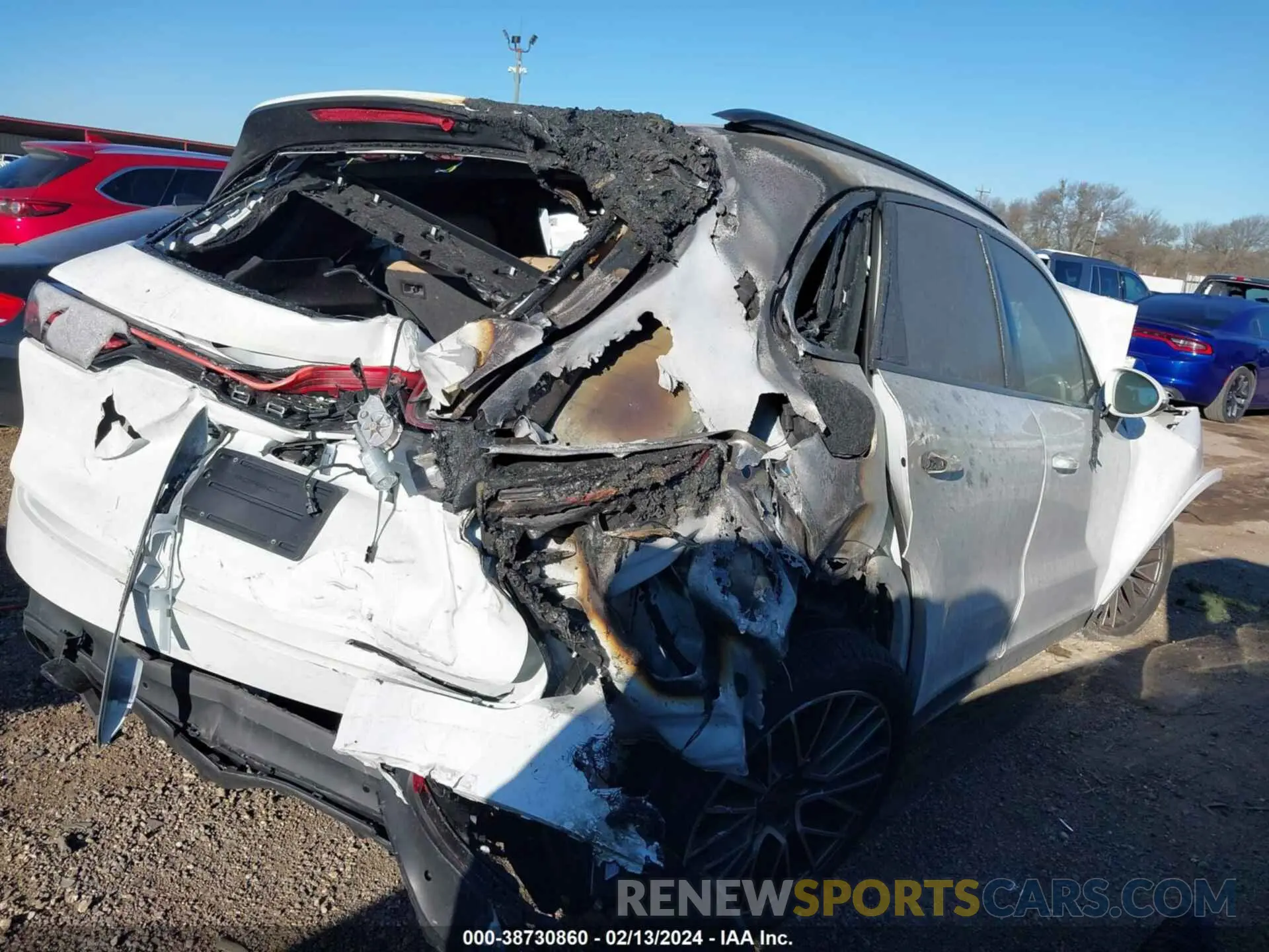 4 fotografías del automóvil dañado WP1AA2AY5PDA07688 PORSCHE CAYENNE 2023