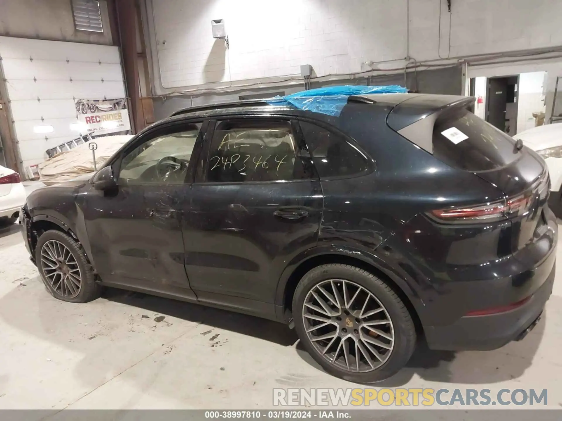 14 fotografías del automóvil dañado WP1AA2AY7PDA01066 PORSCHE CAYENNE 2023