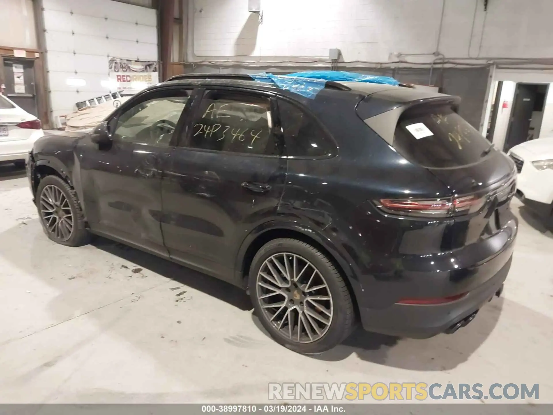 3 fotografías del automóvil dañado WP1AA2AY7PDA01066 PORSCHE CAYENNE 2023