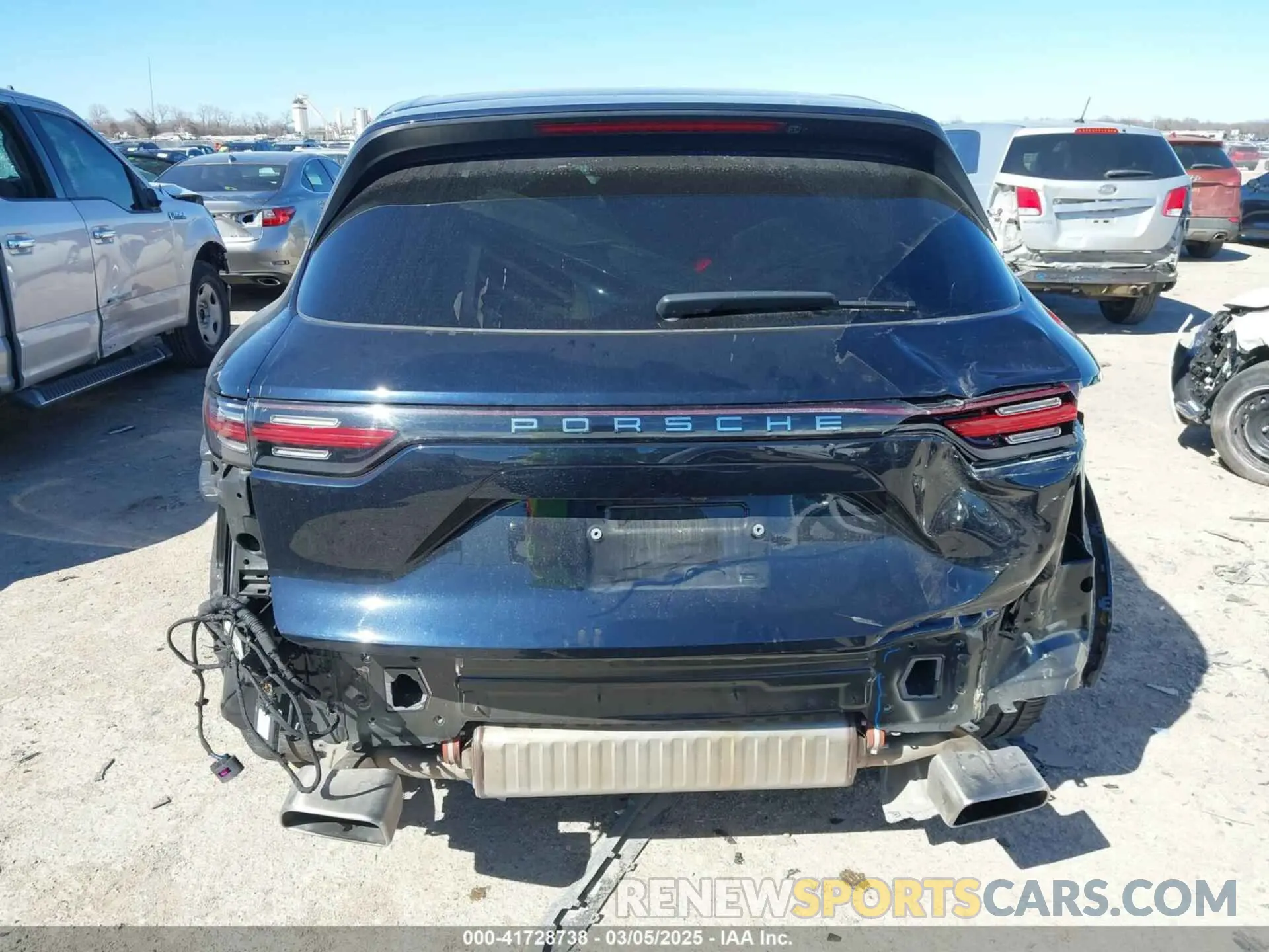 17 fotografías del automóvil dañado WP1AA2AY7PDA09992 PORSCHE CAYENNE 2023