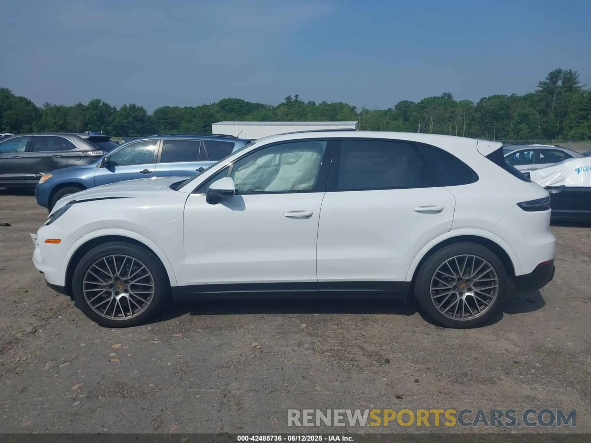 15 fotografías del automóvil dañado WP1AA2AY8PDA01206 PORSCHE CAYENNE 2023