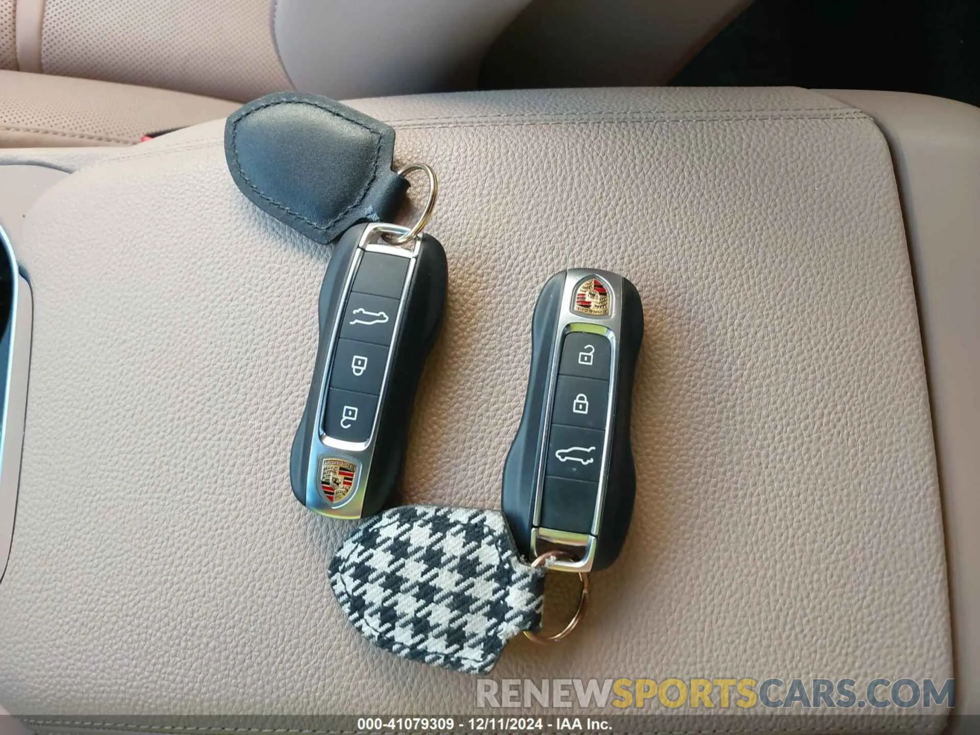 11 fotografías del automóvil dañado WP1AA2AY8PDA07149 PORSCHE CAYENNE 2023