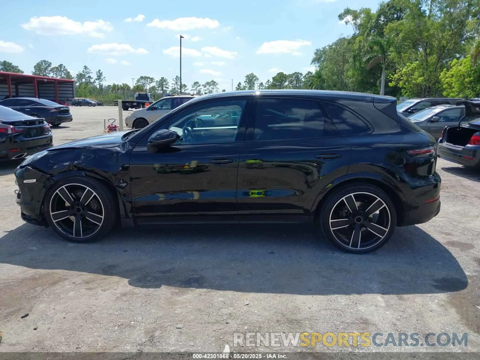 14 fotografías del automóvil dañado WP1AA2AYXPDA01076 PORSCHE CAYENNE 2023