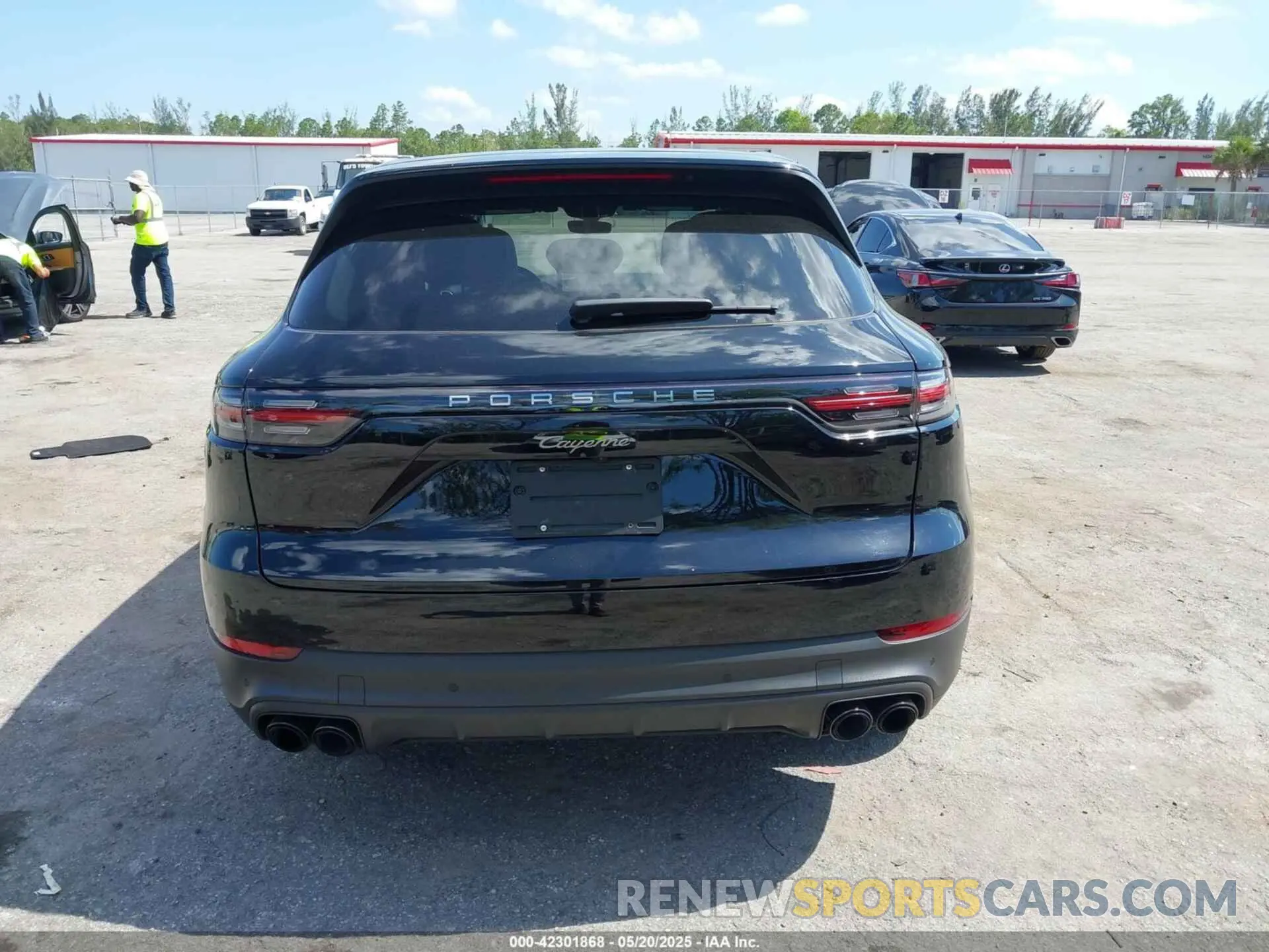 16 fotografías del automóvil dañado WP1AA2AYXPDA01076 PORSCHE CAYENNE 2023