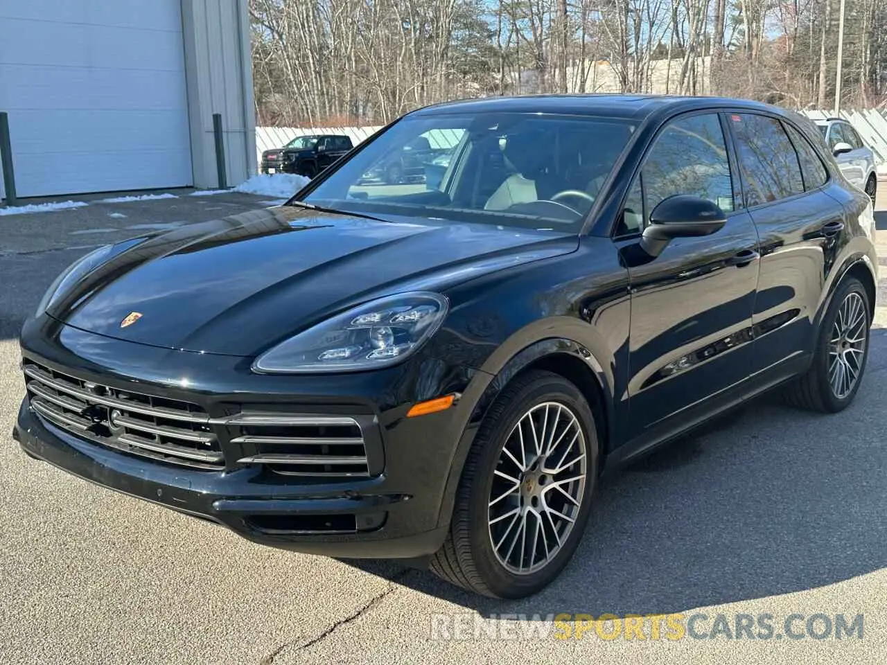 2 fotografías del automóvil dañado WP1AB2AY6PDA143XX PORSCHE CAYENNE 2023