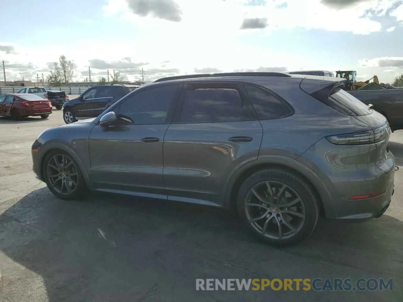 2 fotografías del automóvil dañado WP1AF2AY2PDA20481 PORSCHE CAYENNE 2023