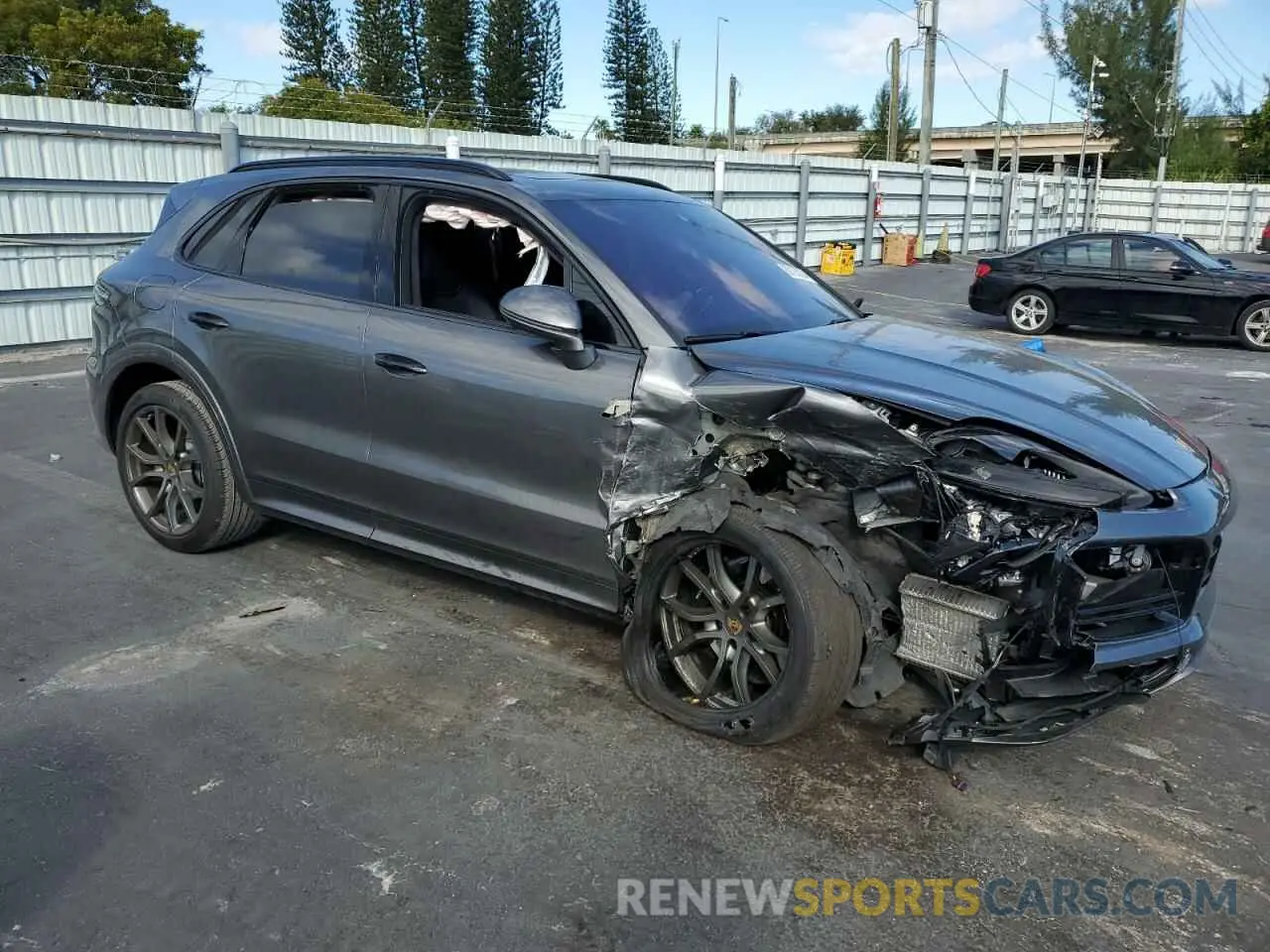 4 fotografías del automóvil dañado WP1AF2AY2PDA20481 PORSCHE CAYENNE 2023