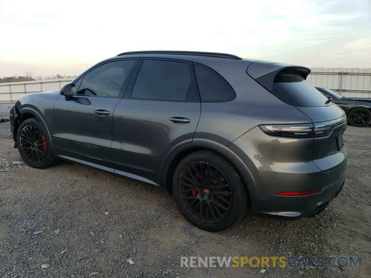 2 fotografías del automóvil dañado WP1AG2AY9PDA18420 PORSCHE CAYENNE 2023
