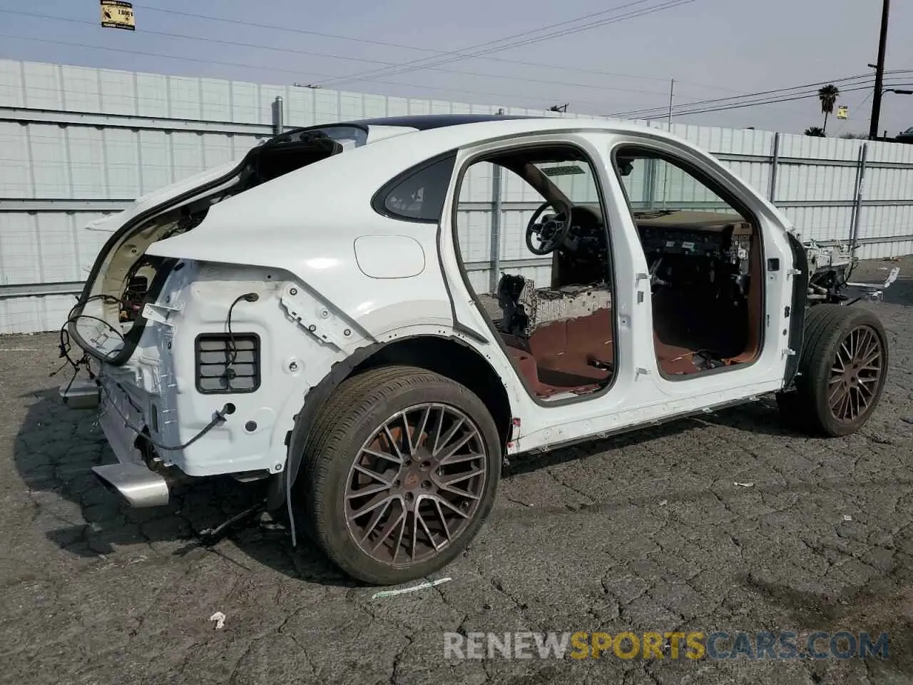 3 fotografías del automóvil dañado WP1BA2AY0PDA27254 PORSCHE CAYENNE 2023