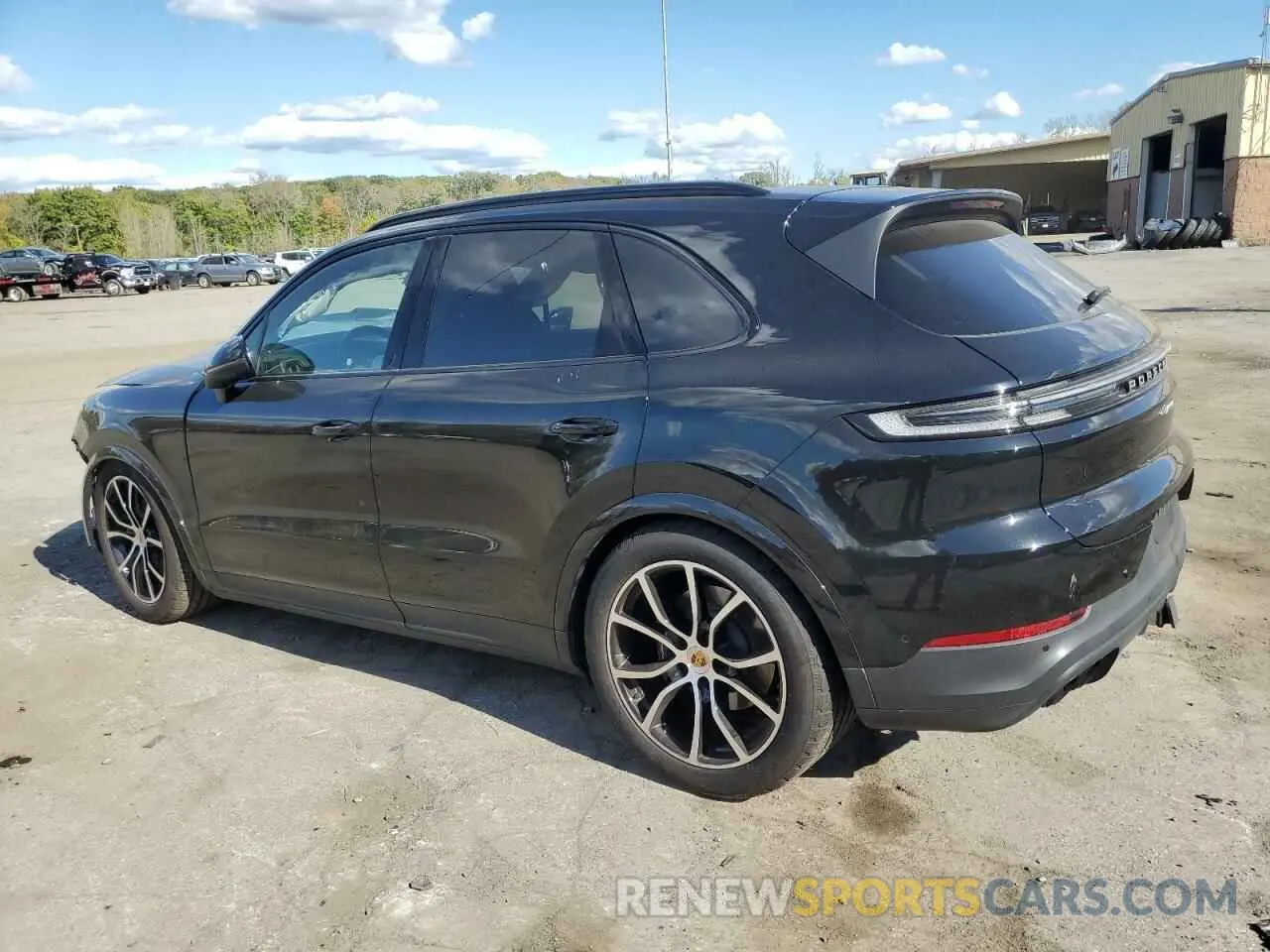 2 fotografías del automóvil dañado WP1AA2AY1RDA02409 PORSCHE CAYENNE 2024