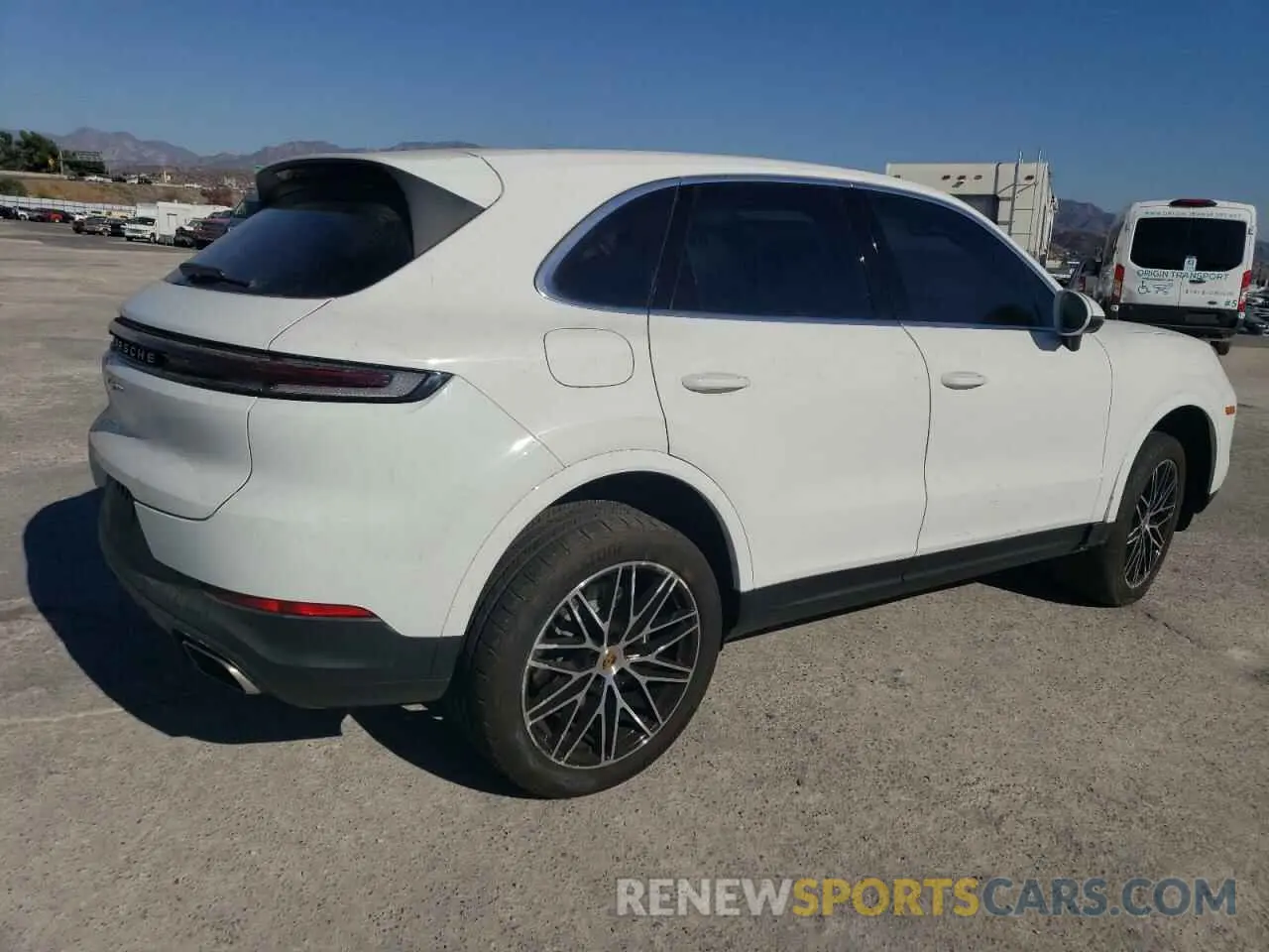 3 fotografías del automóvil dañado WP1AA2AY1RDA04578 PORSCHE CAYENNE 2024