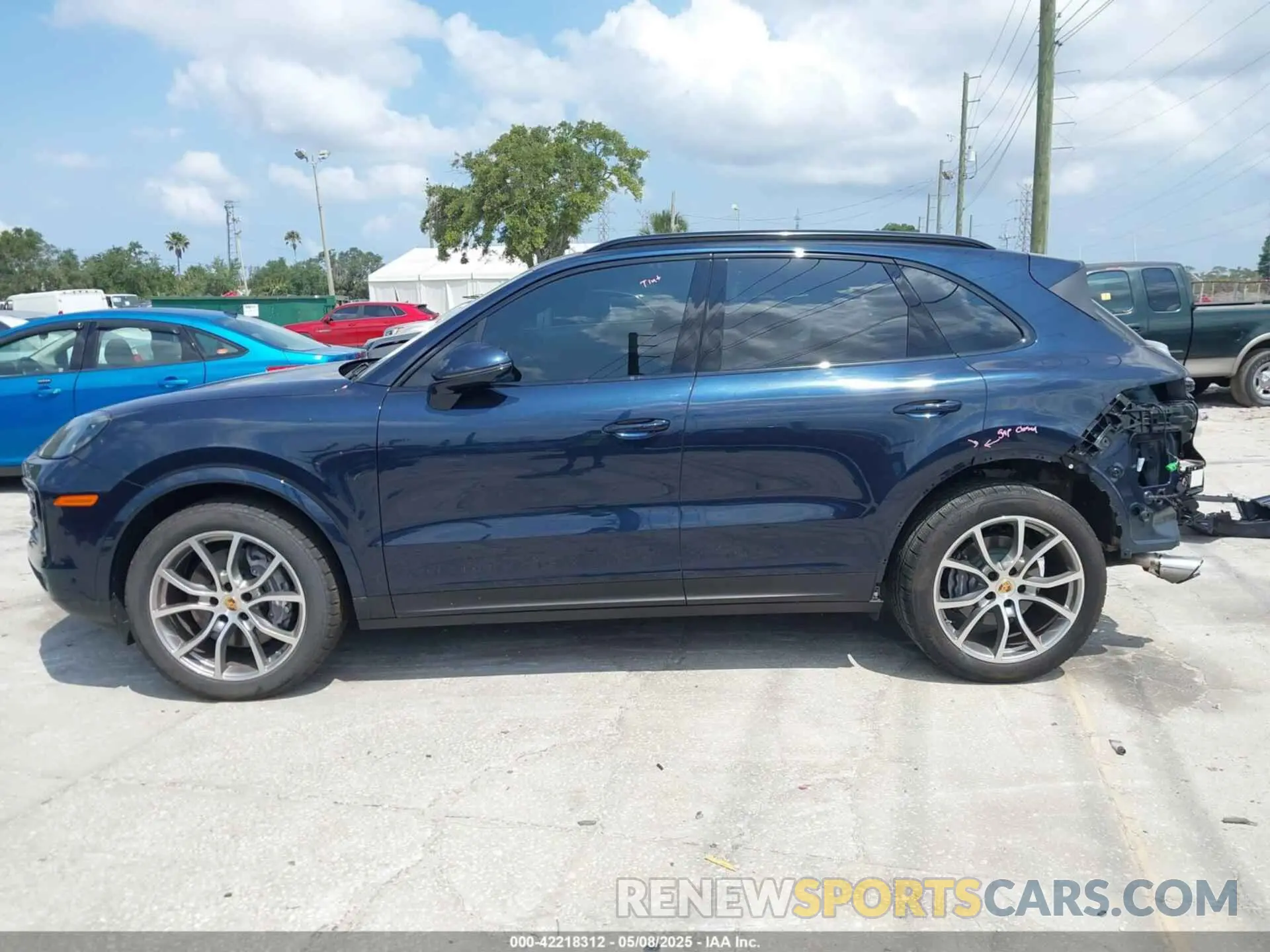 15 fotografías del automóvil dañado WP1AA2AY2RDA02192 PORSCHE CAYENNE 2024