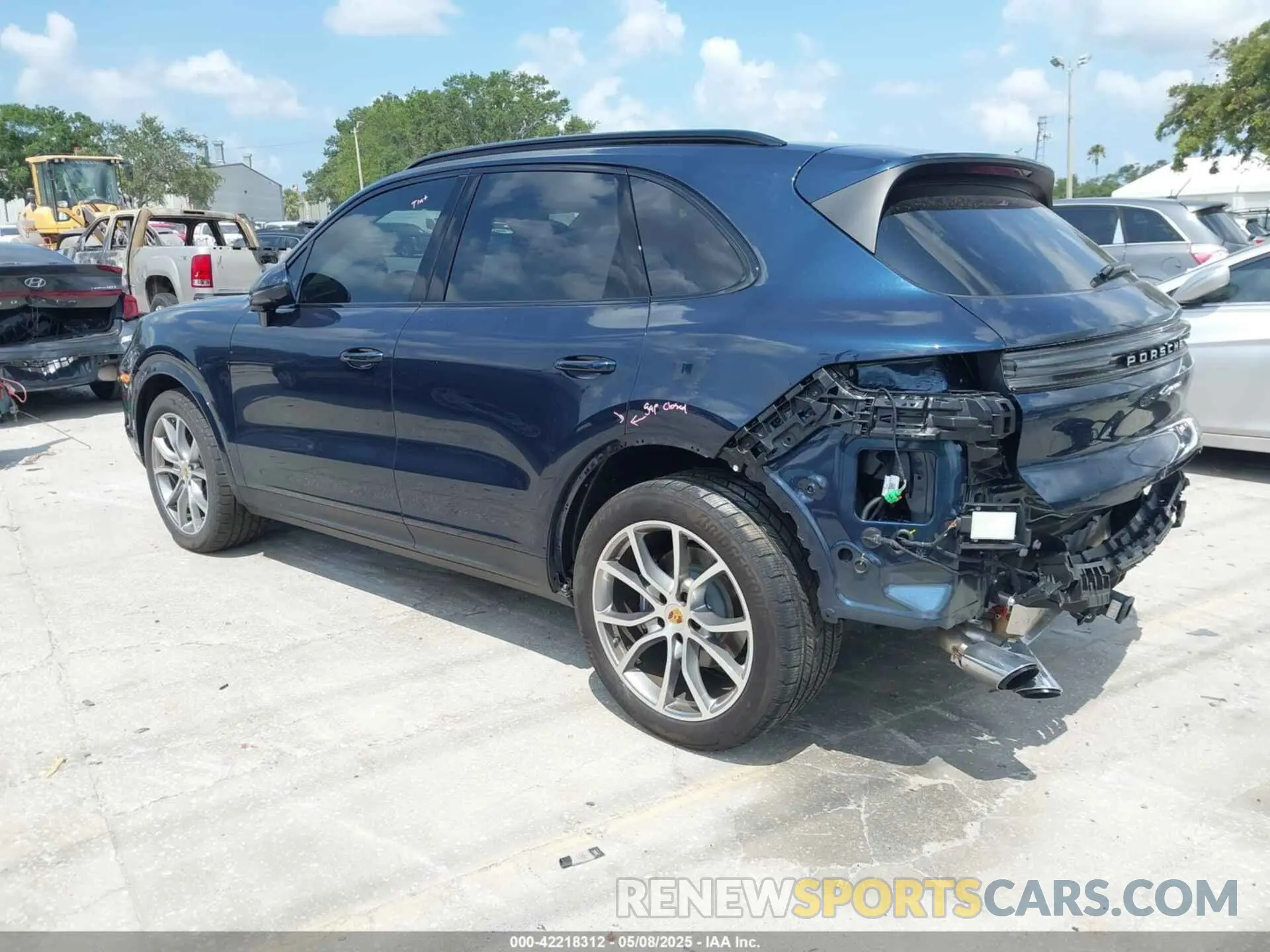 3 fotografías del automóvil dañado WP1AA2AY2RDA02192 PORSCHE CAYENNE 2024