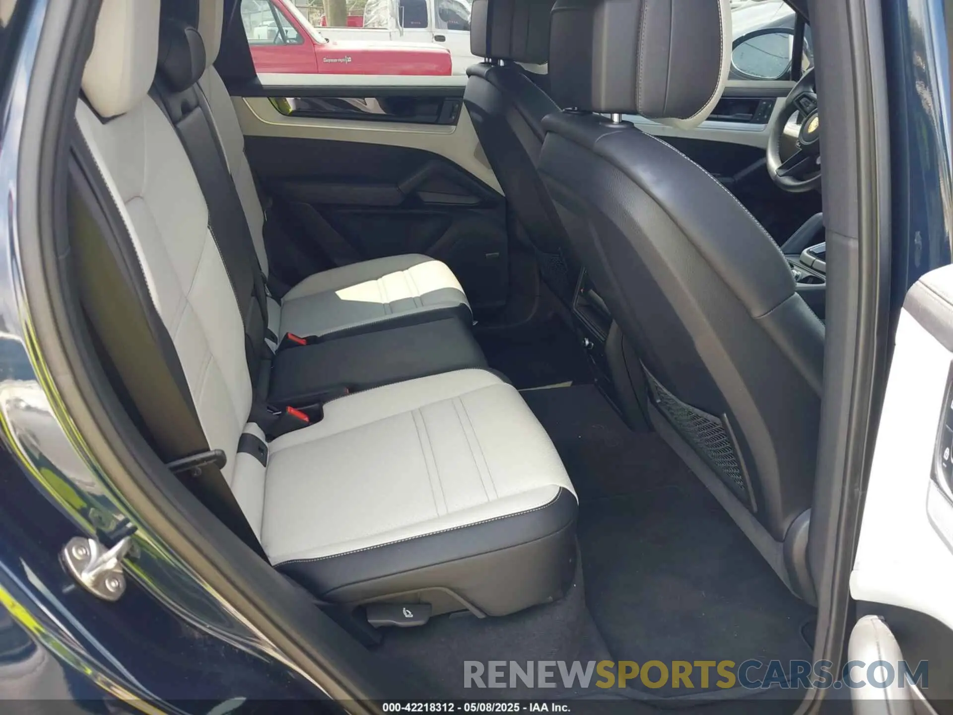 8 fotografías del automóvil dañado WP1AA2AY2RDA02192 PORSCHE CAYENNE 2024