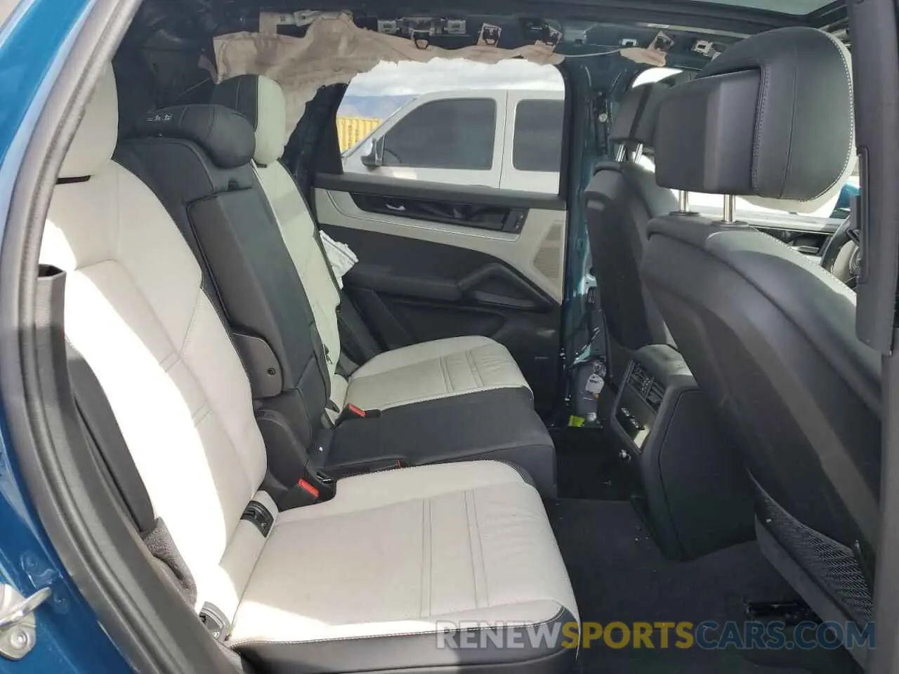11 fotografías del automóvil dañado WP1AA2AY4RDA03814 PORSCHE CAYENNE 2024