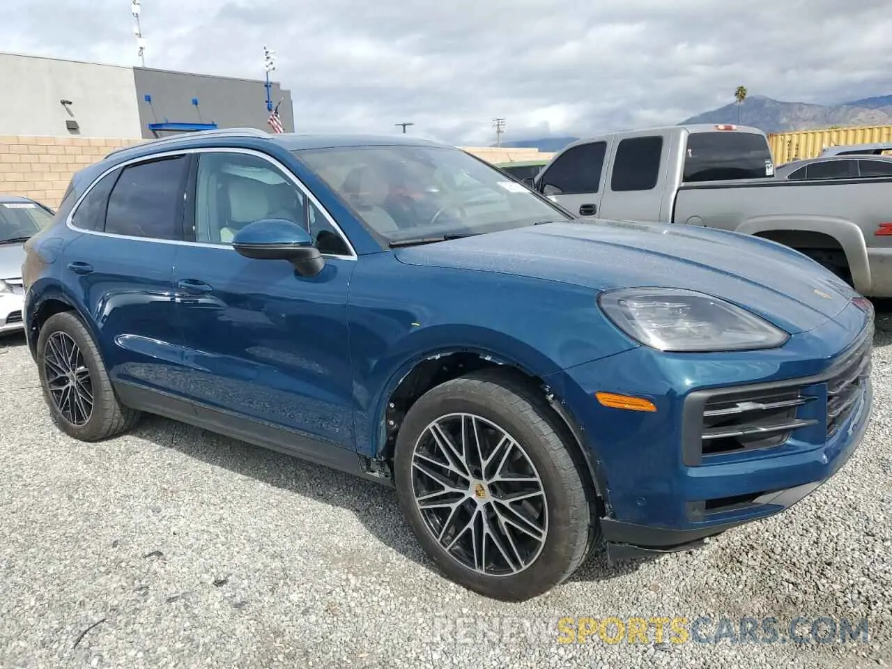 4 fotografías del automóvil dañado WP1AA2AY4RDA03814 PORSCHE CAYENNE 2024