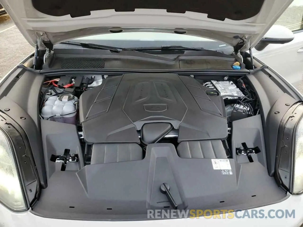 12 fotografías del automóvil dañado WP1AA2AY4RDA10228 PORSCHE CAYENNE 2024