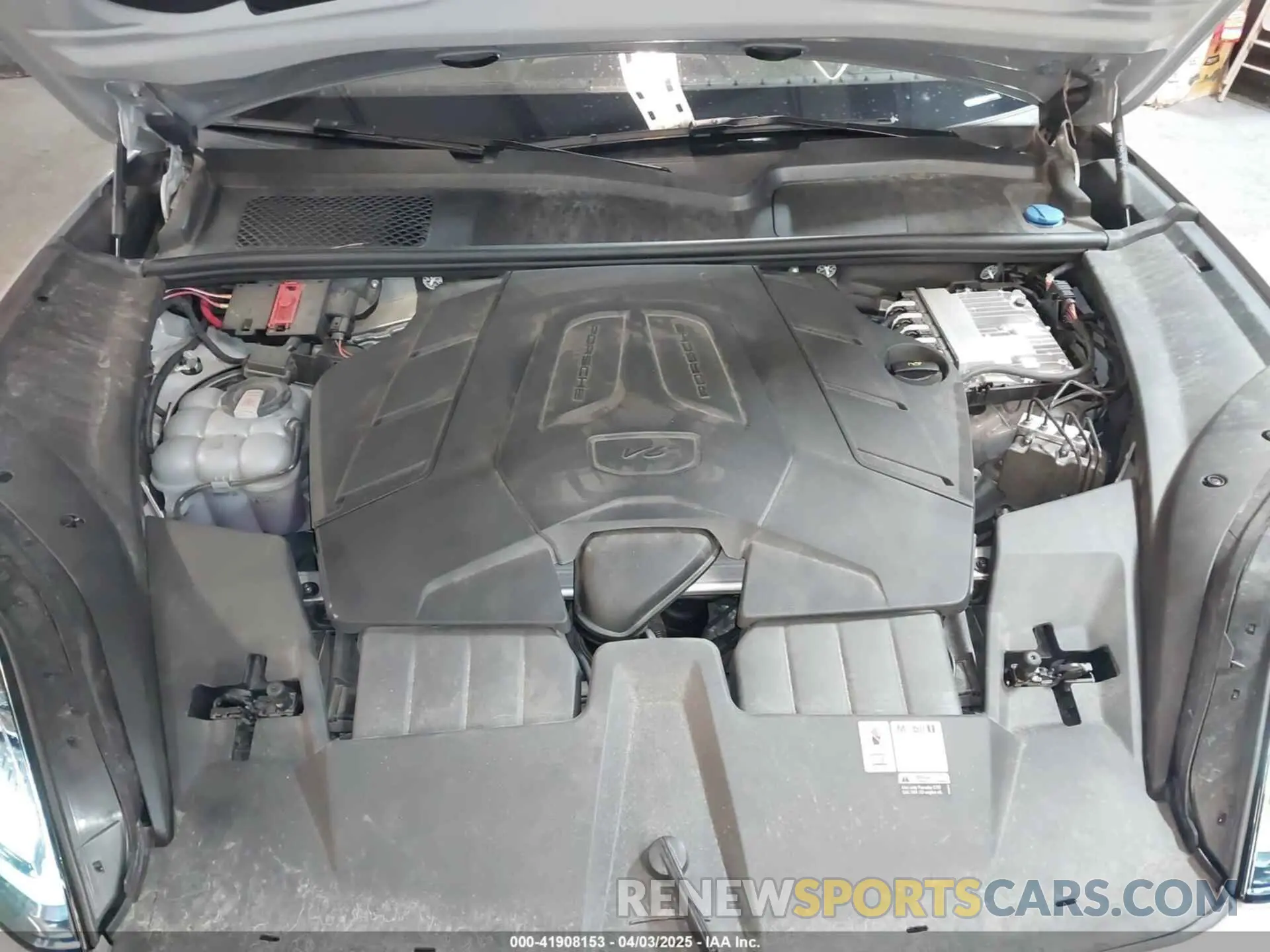 10 fotografías del automóvil dañado WP1AA2AY5RDA01585 PORSCHE CAYENNE 2024