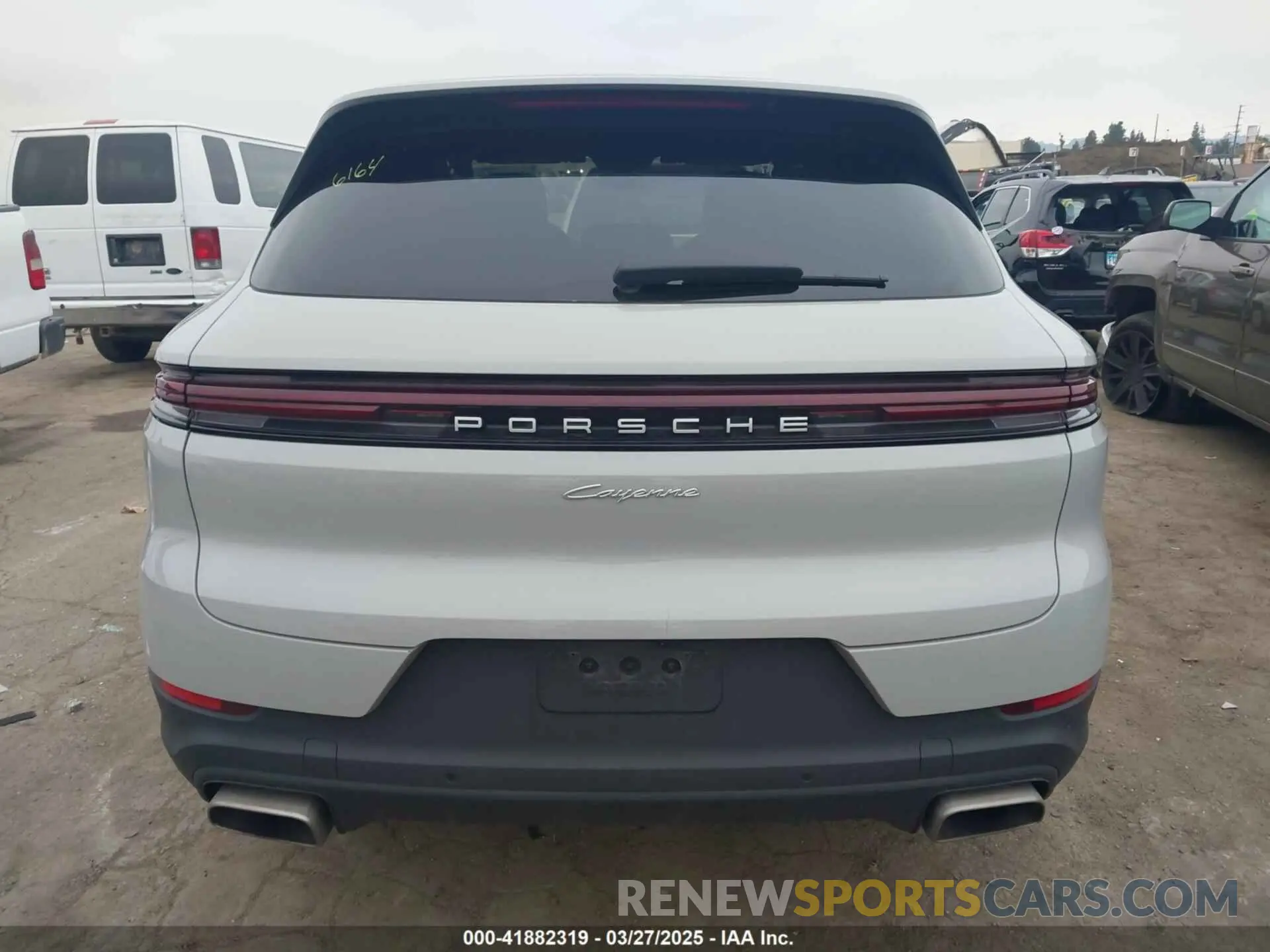 16 fotografías del automóvil dañado WP1AA2AY5RDA02624 PORSCHE CAYENNE 2024