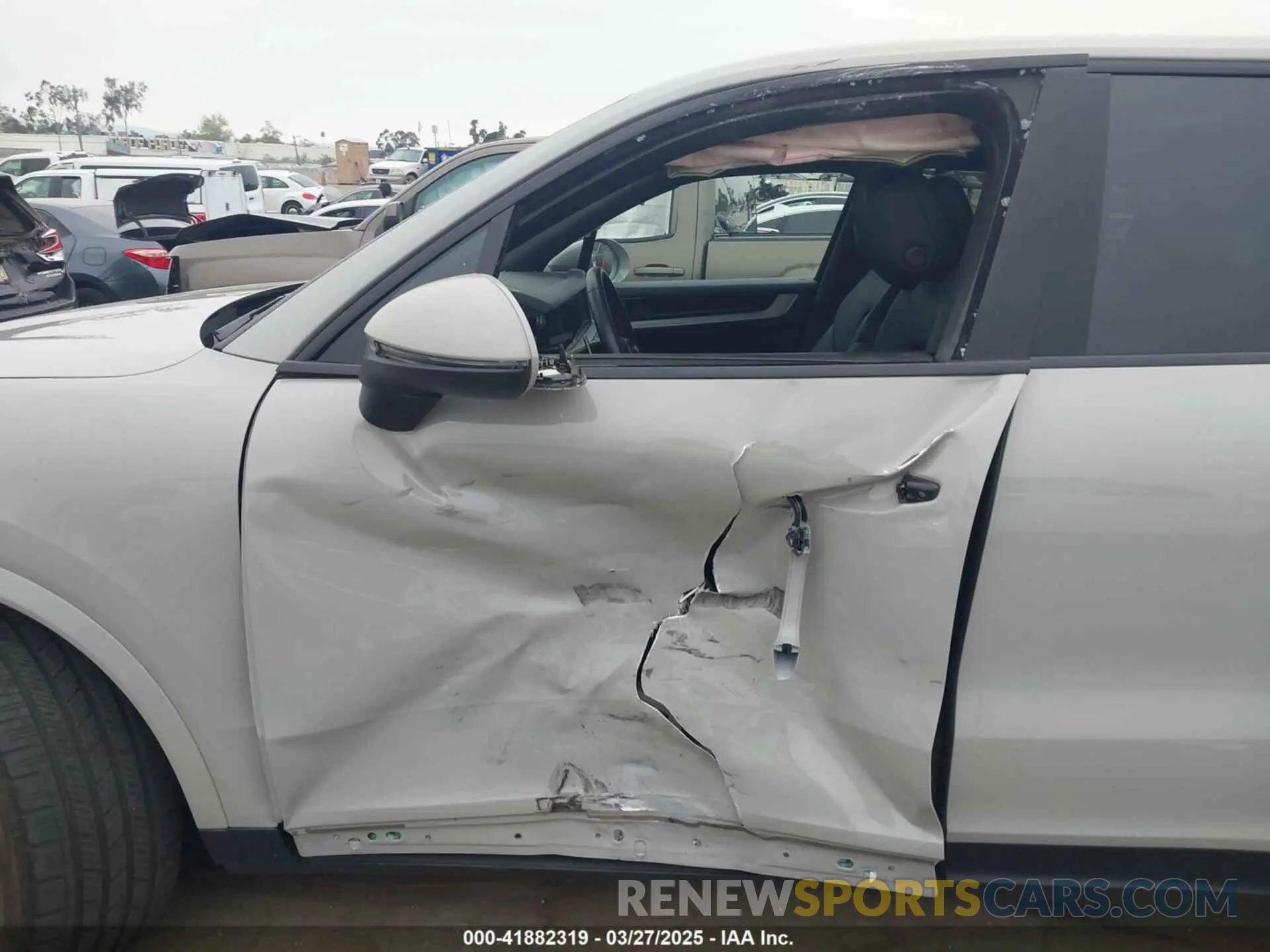 17 fotografías del automóvil dañado WP1AA2AY5RDA02624 PORSCHE CAYENNE 2024