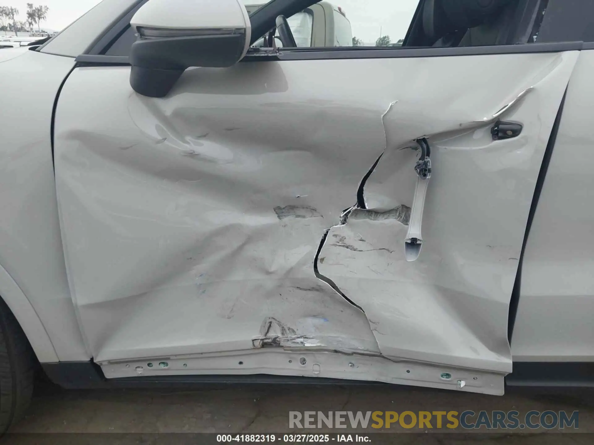 18 fotografías del automóvil dañado WP1AA2AY5RDA02624 PORSCHE CAYENNE 2024
