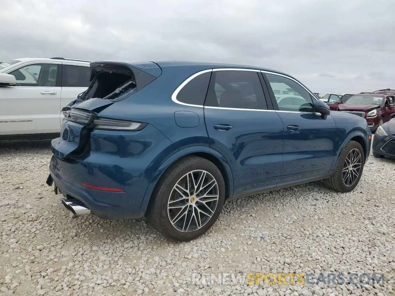 3 fotografías del automóvil dañado WP1AA2AY6RDA09968 PORSCHE CAYENNE 2024