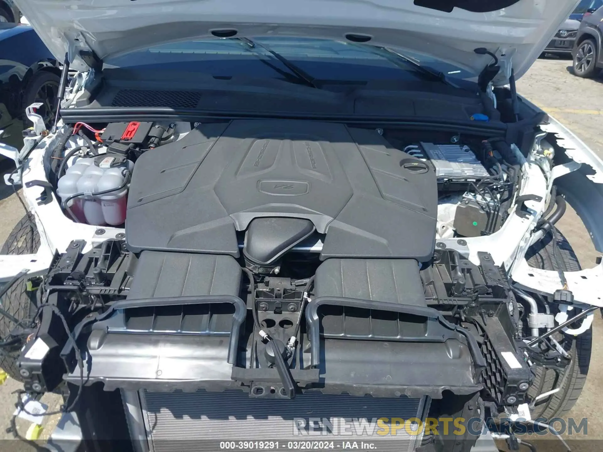 10 fotografías del automóvil dañado WP1AA2AY8RDA00852 PORSCHE CAYENNE 2024