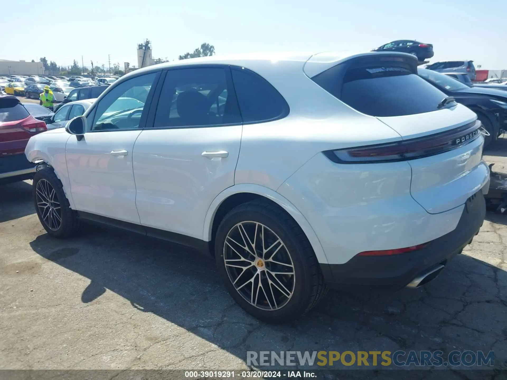 3 fotografías del automóvil dañado WP1AA2AY8RDA00852 PORSCHE CAYENNE 2024