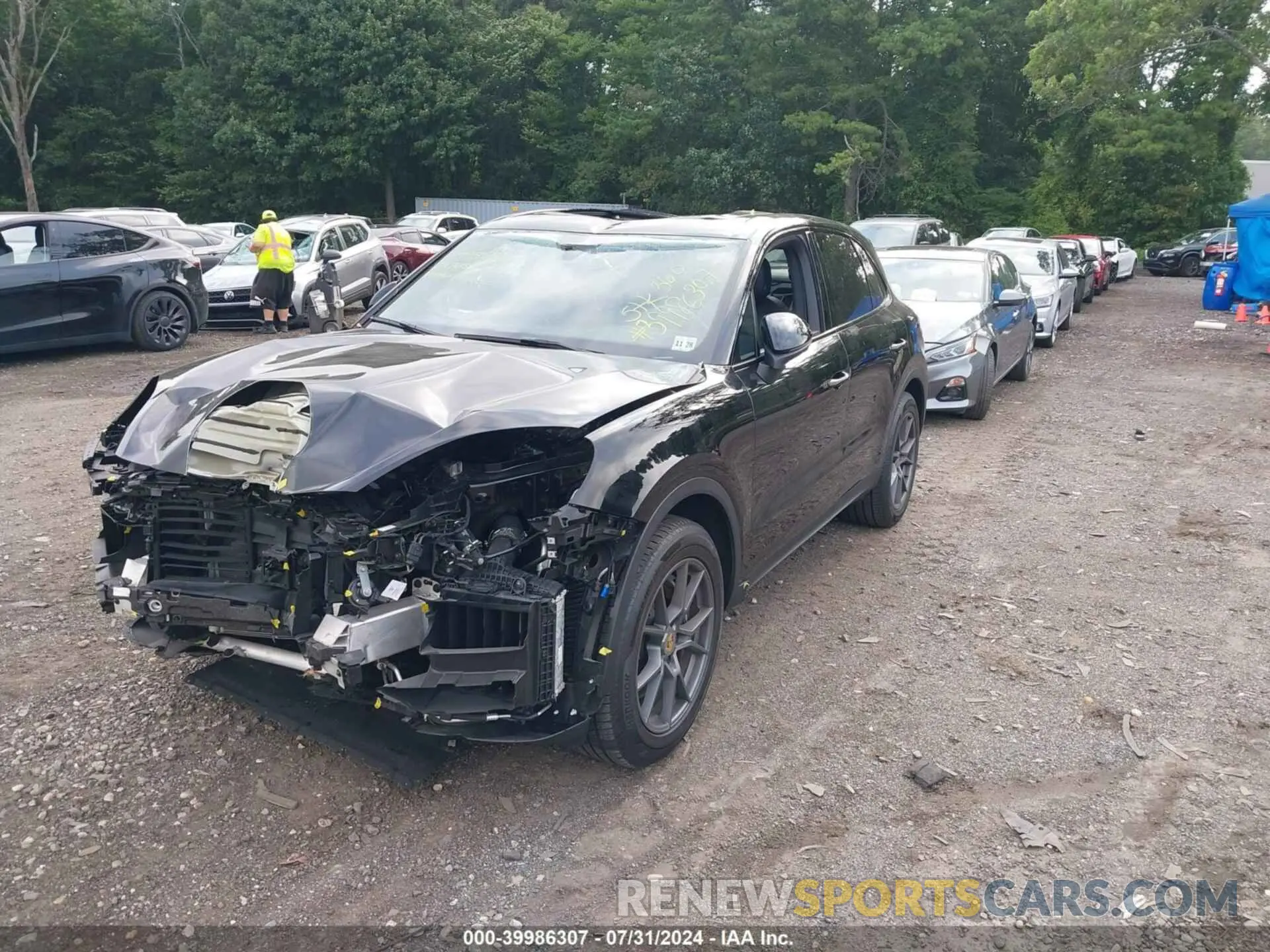 2 fotografías del automóvil dañado WP1AA2AY9RDA02125 PORSCHE CAYENNE 2024
