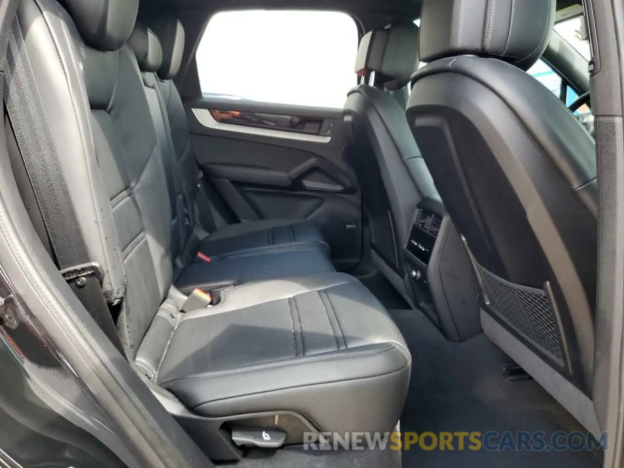 11 fotografías del automóvil dañado WP1AE2AY3RDA29258 PORSCHE CAYENNE 2024